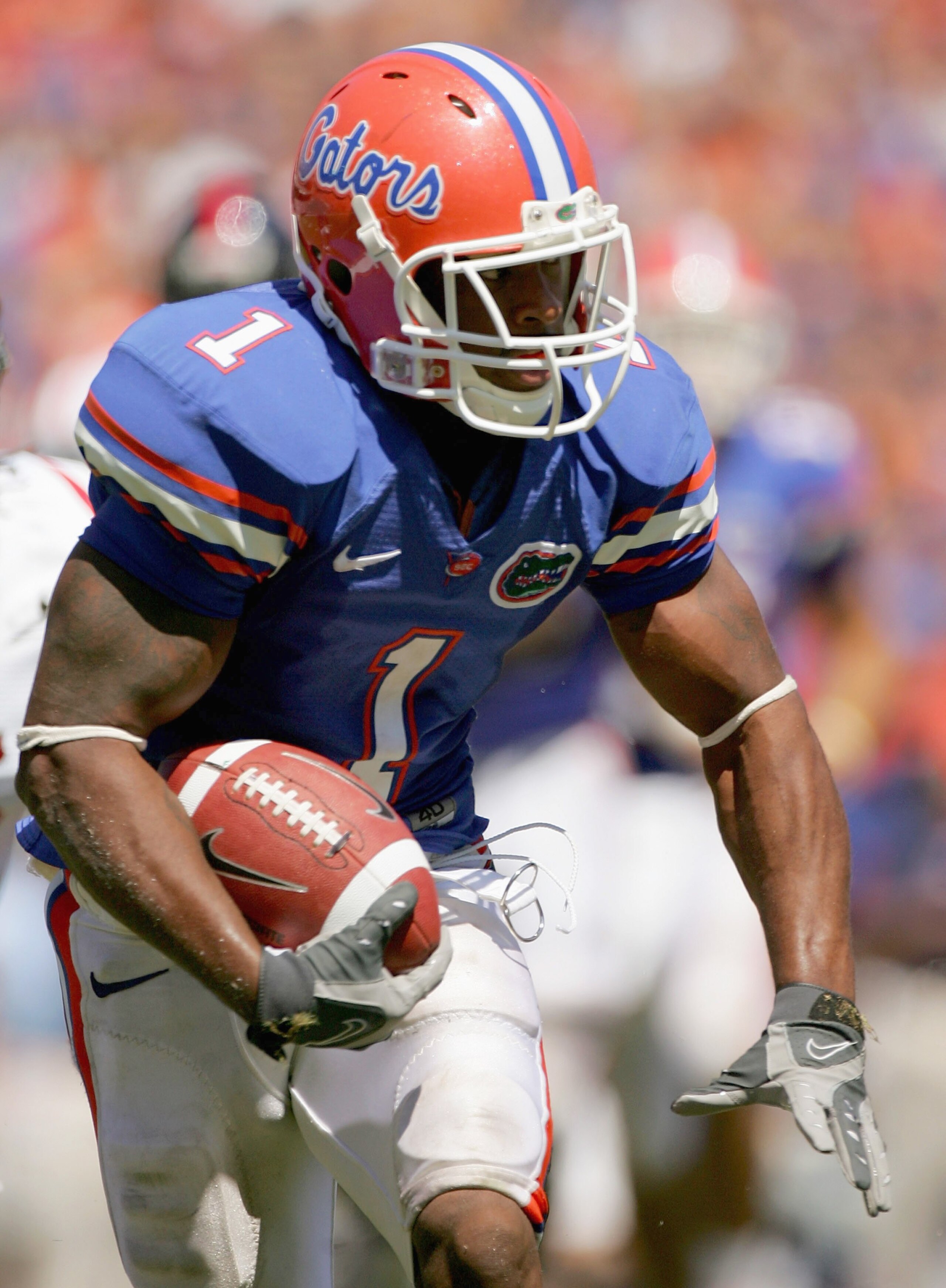 GAINESVILLE, FL - SEPTEMBER 27:  Percy Harvin #1 of the Florida Gators carries the ball during the game against the Mississippi Rebels at Ben Hill Griffin Stadium on September 27, 2008 in Gainesville, Florida.  (Photo by Sam Greenwood/Getty Images)