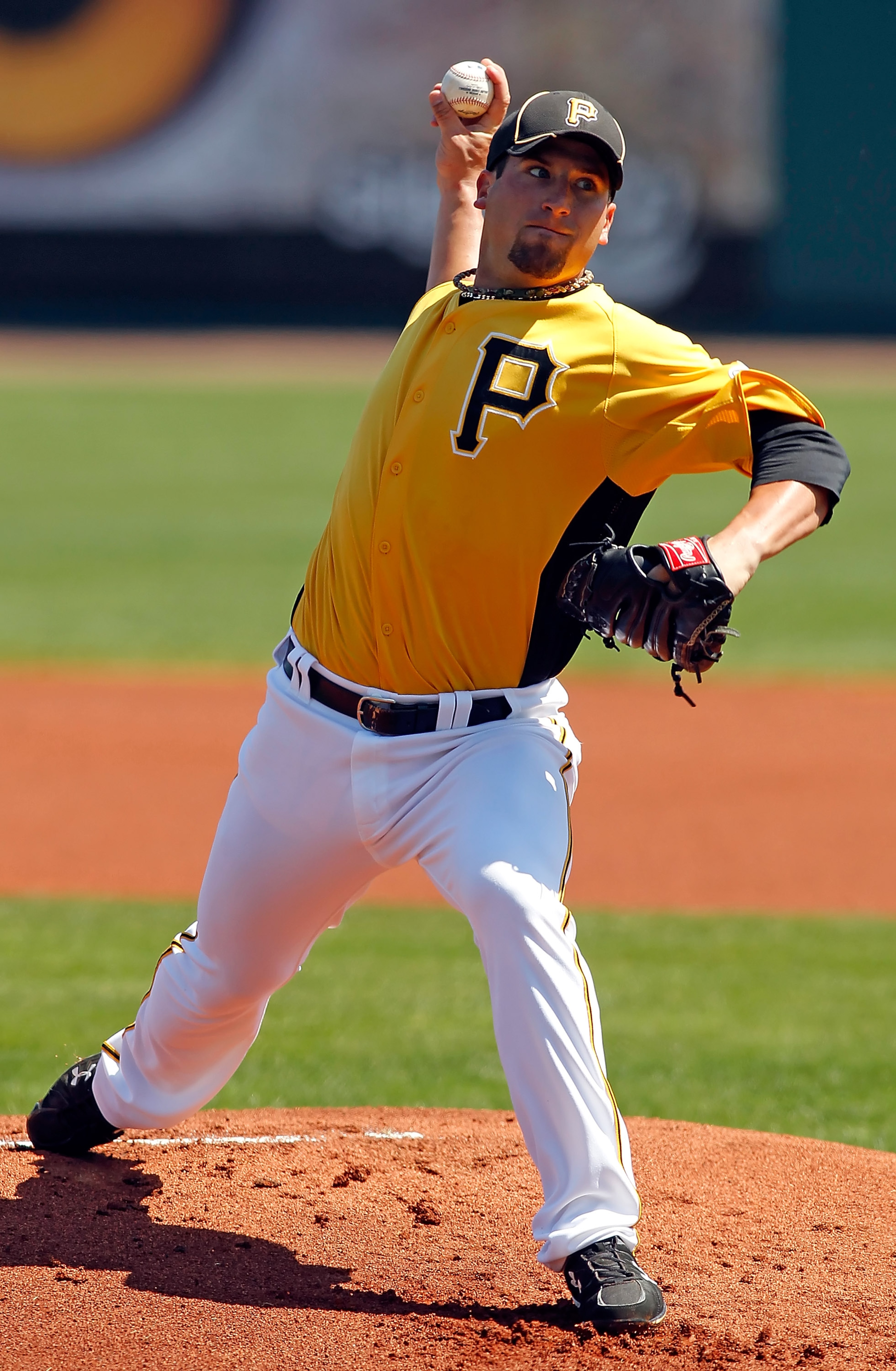 BRADENTON, FL - MARCH 13: Pitcher Brad Lincoln #32 of the Pittsburgh Pirates pitches against the Boston Red Sox during a Grapefruit League Spring Training Game at McKechnie Field on March 13, 2011 in Bradenton, Florida. (Photo by J. Meric/Getty Images) BRADENTON, FL - MARCH 13: Pitcher Brad Lincoln #32 of the Pittsburgh Pirates pitches against the Boston Red Sox during a Grapefruit League Spring Training Game at McKechnie Field on March 13, 2011 in Bradenton, Florida. (Photo by J. Meric/Getty Images)