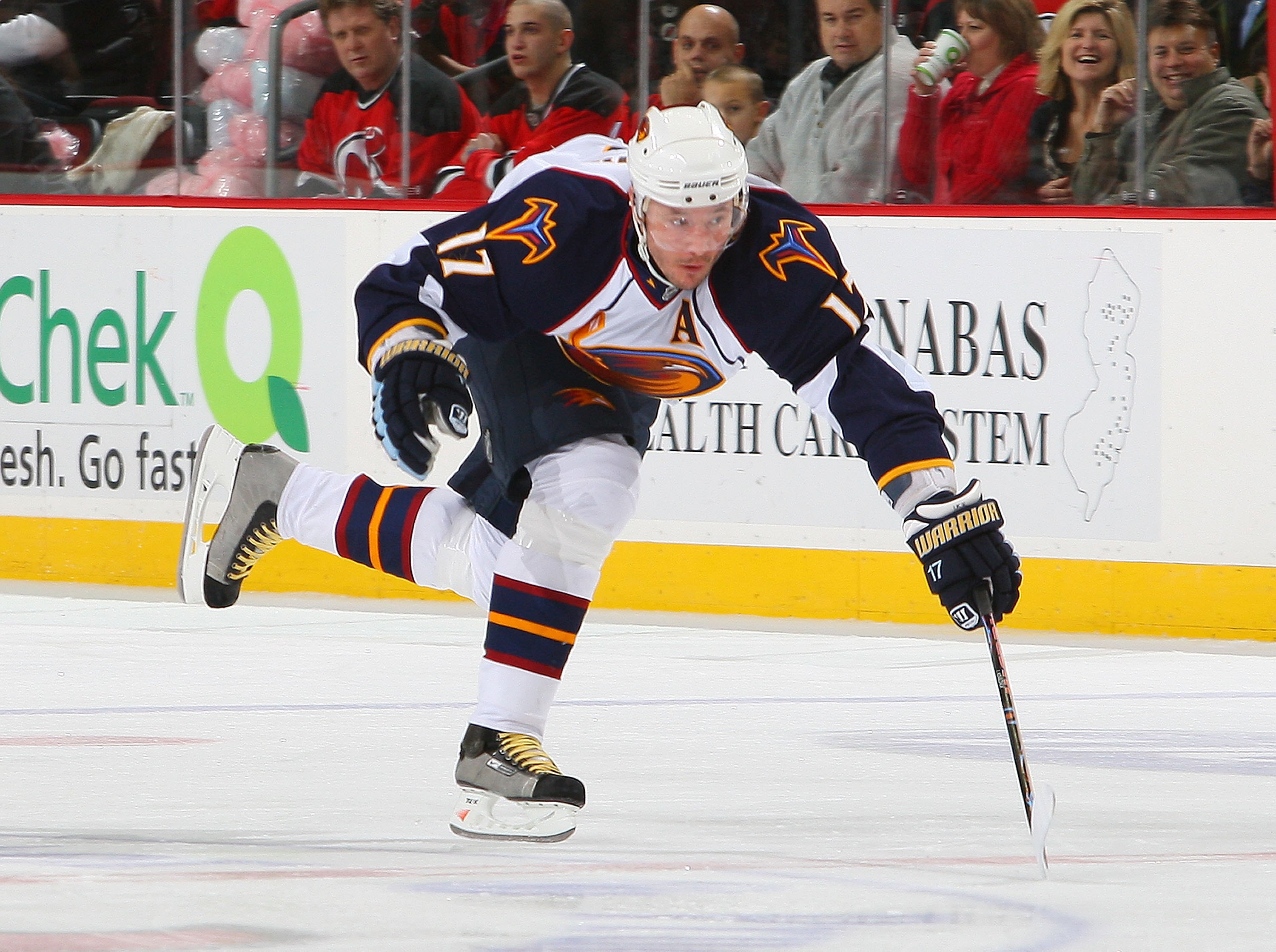 NEWARK, NJ - JANUARY 08:  Ilya Kovalchuk  #17 of the Atlanta Thrashers skates against the New Jersey Devils at the Prudential Center on January 8, 2009 in Newark, New Jersey. Thrashers defeat the Devils 4-0  (Photo by Mike Stobe/Getty Images)