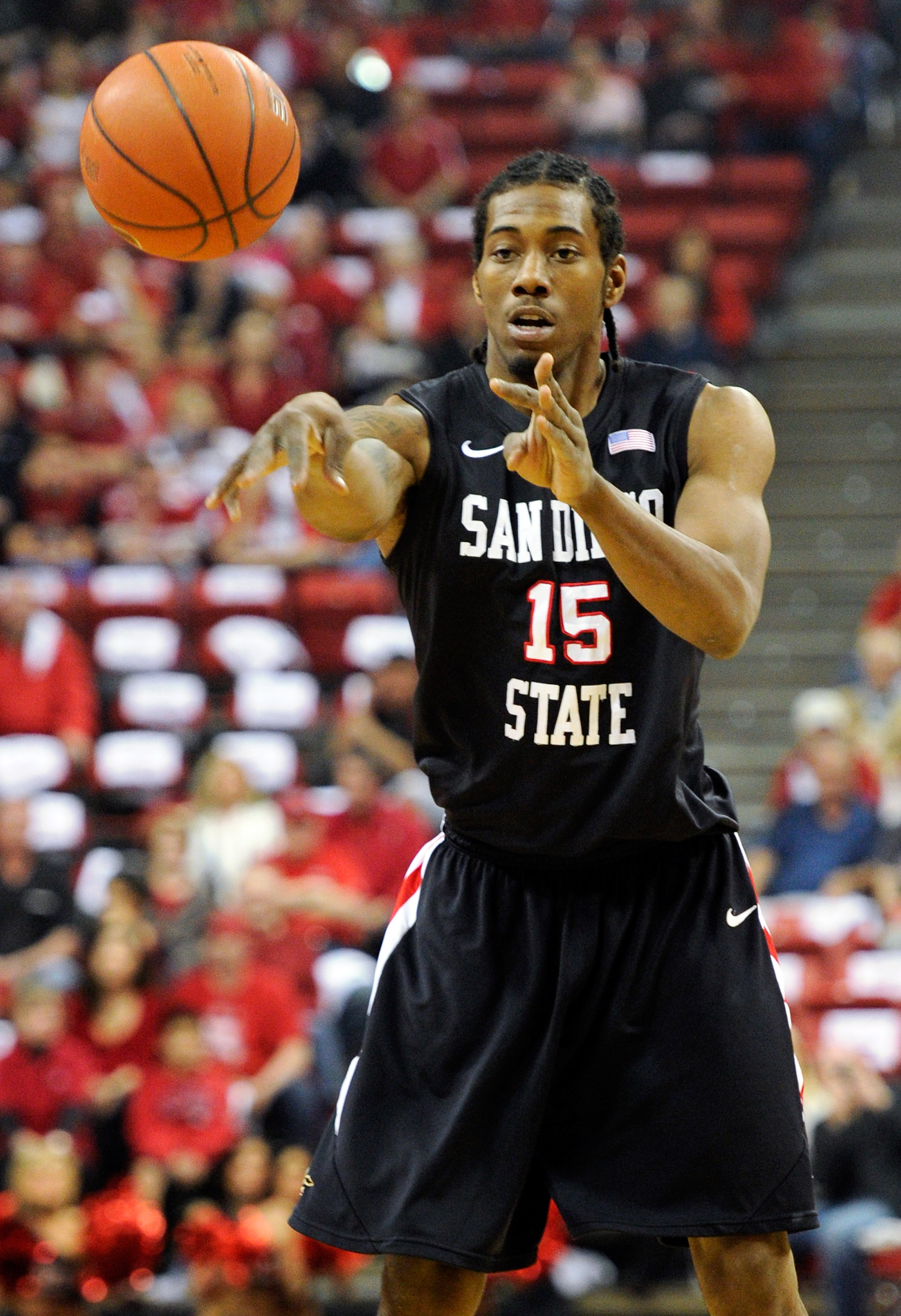 LAS VEGAS, NV - FEBRUARY 12: Kawhi Leonard #15 of the San Diego State Aztecs passes the ball during a game against the UNLV Rebels at the Thomas & Mack Center February 12, 2011 in Las Vegas, Nevada. San Diego State won 63-57. (Photo by Ethan Miller/Gett LAS VEGAS, NV - FEBRUARY 12: Kawhi Leonard #15 of the San Diego State Aztecs passes the ball during a game against the UNLV Rebels at the Thomas & Mack Center February 12, 2011 in Las Vegas, Nevada. San Diego State won 63-57. (Photo by Ethan Miller/Gett