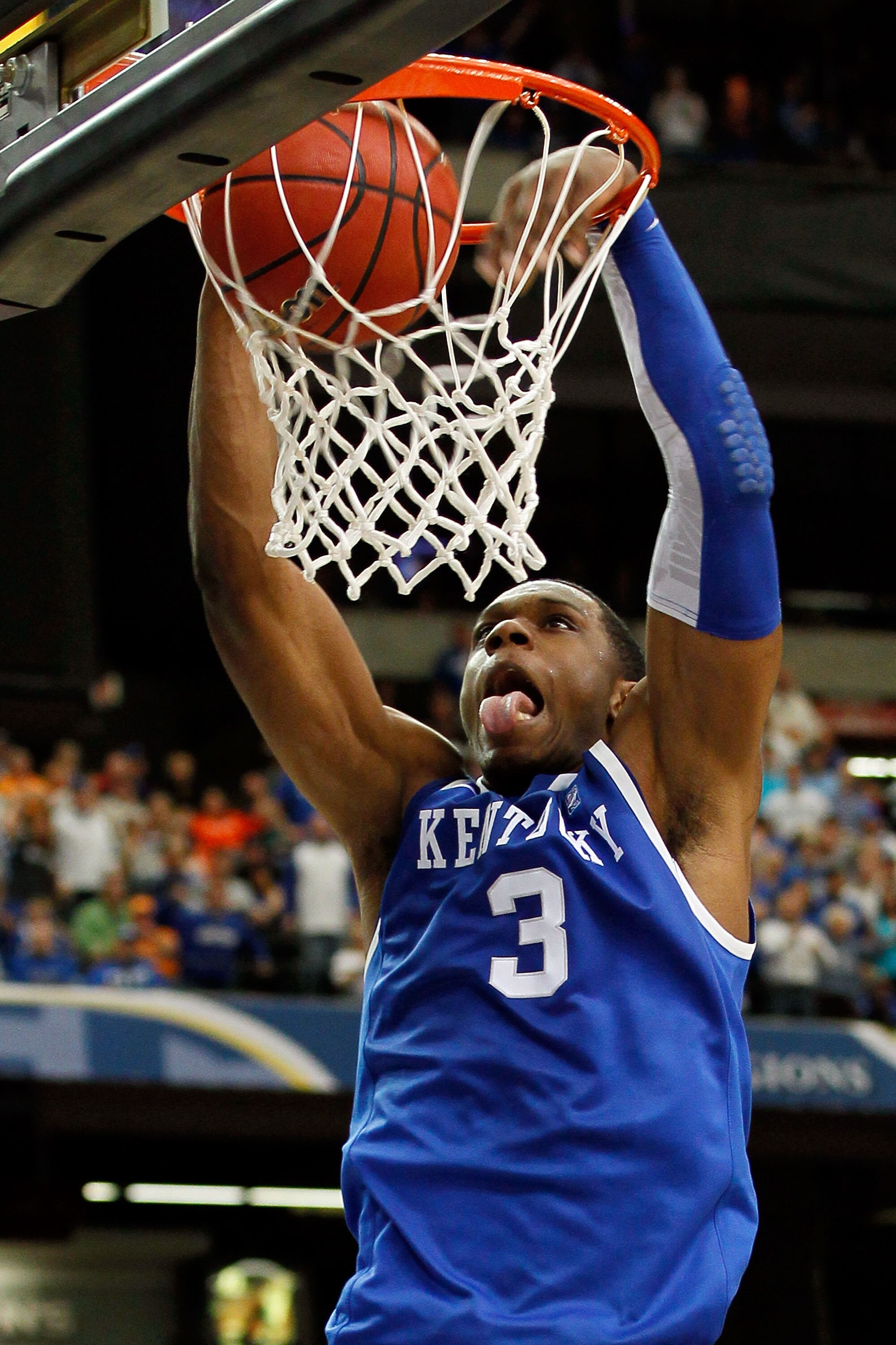 ATLANTA, GA - MARCH 12:  Terrence Jones #3 of the Kentucky Wildcats dunks against the Alabama Crimson Tide during the semifinals of the SEC Men's Basketball Tournament at Georgia Dome on March 12, 2011 in Atlanta, Georgia.  (Photo by Kevin C. Cox/Getty Im