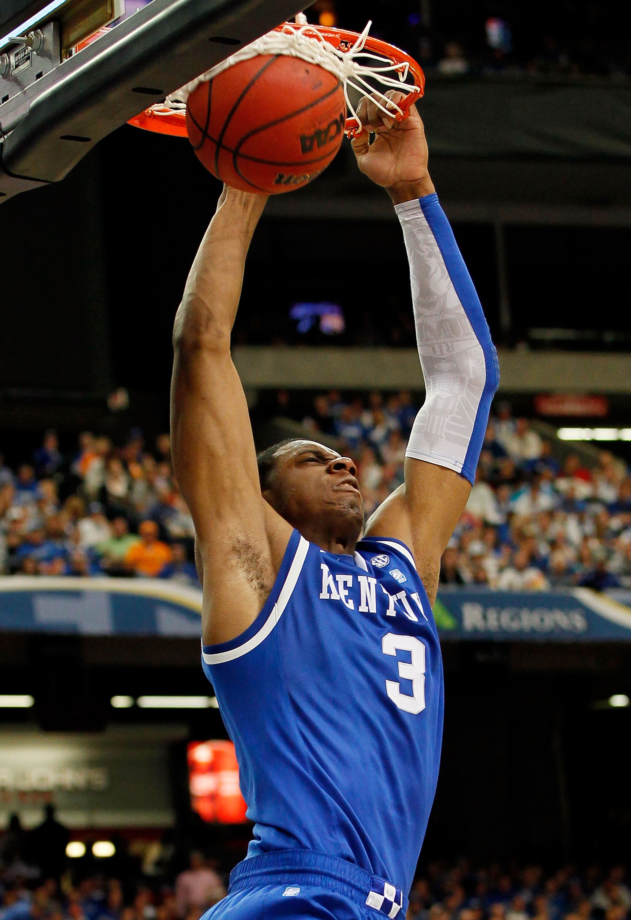 ATLANTA, GA - MARCH 12:  Terrence Jones #3 of the Kentucky Wildcats dunks against the Alabama Crimson Tide during the semifinals of the SEC Men's Basketball Tournament at Georgia Dome on March 12, 2011 in Atlanta, Georgia.  (Photo by Kevin C. Cox/Getty Im
