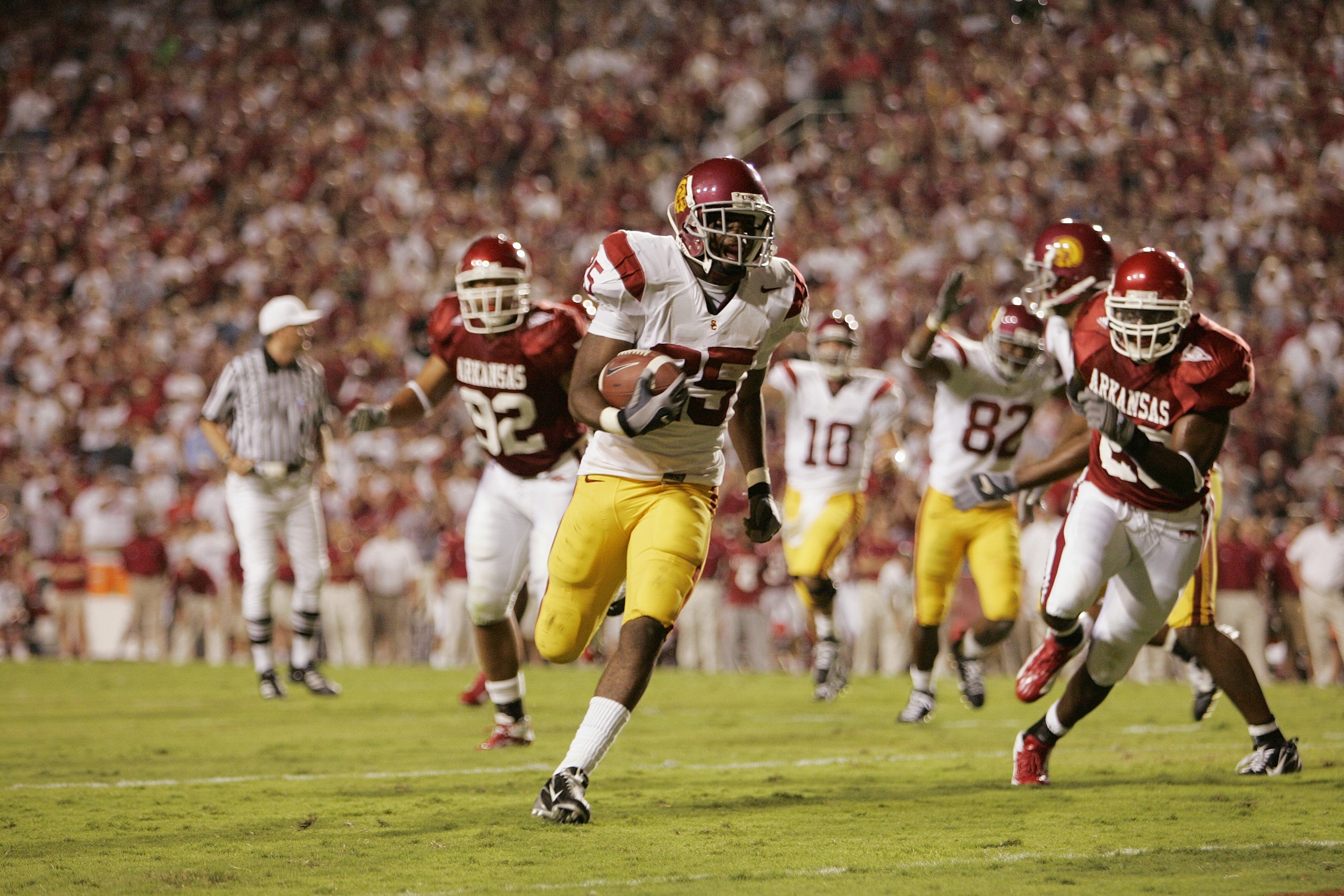 FAYETTEVILLE, AR - SEPTEMBER 2: C.J. Gable #25 of the University of Southern California Trojans runs into the end zone for a touchdown against the Arkansas Razorbacks in the second quarter on September 2, 2006 at Donald W. Reynolds Razorback Stadium in F FAYETTEVILLE, AR - SEPTEMBER 2: C.J. Gable #25 of the University of Southern California Trojans runs into the end zone for a touchdown against the Arkansas Razorbacks in the second quarter on September 2, 2006 at Donald W. Reynolds Razorback Stadium in F