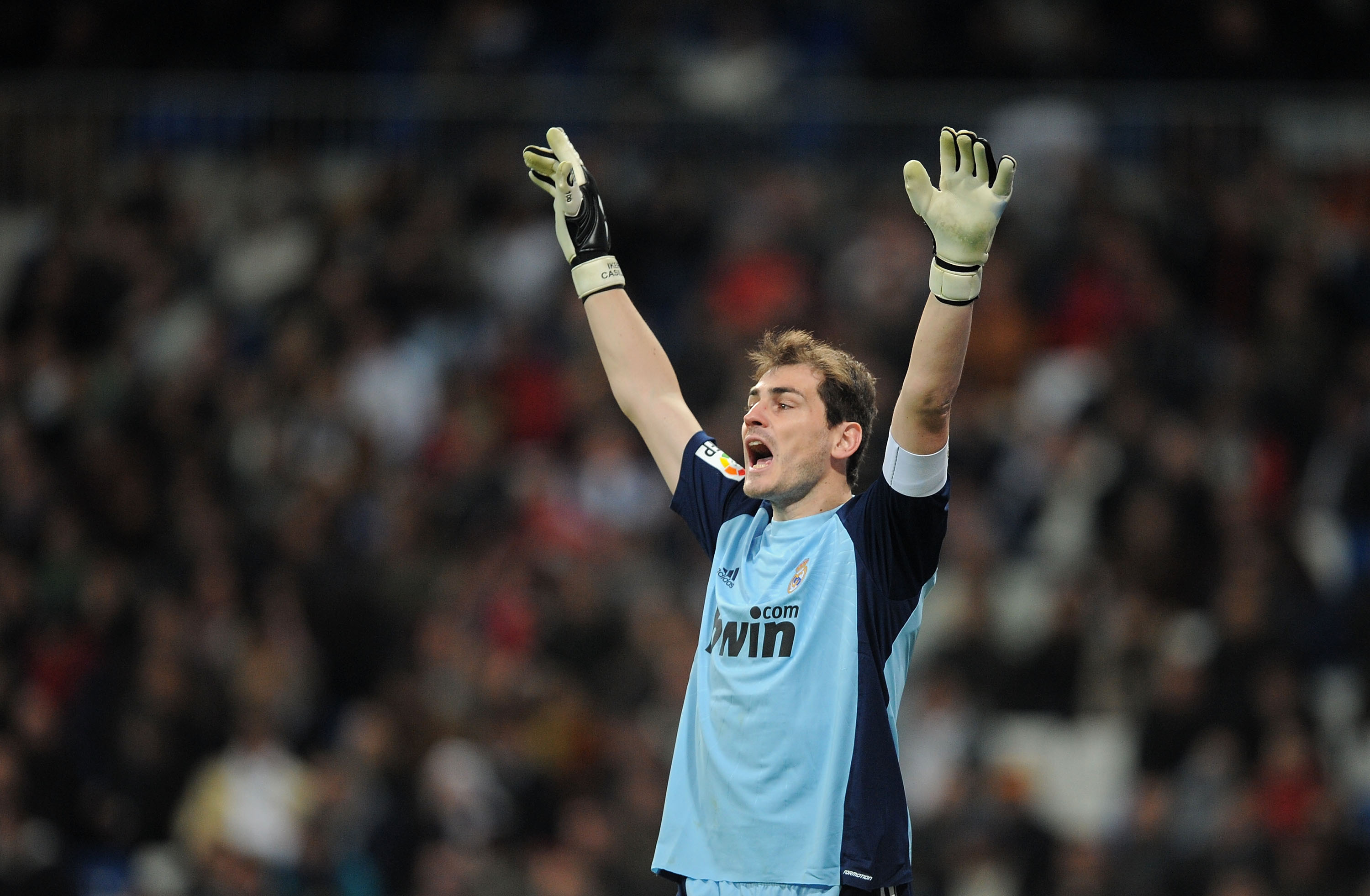 MADRID, SPAIN - FEBRUARY 02:  Iker Casillas of Real Madrid reacts during the Copa del Rey semi-final second leg match between Real Madrid and Sevilla at Estadio Santiago Bernabeu on February 2, 2011 in Madrid, Spain.  (Photo by Denis Doyle/Getty Images)
