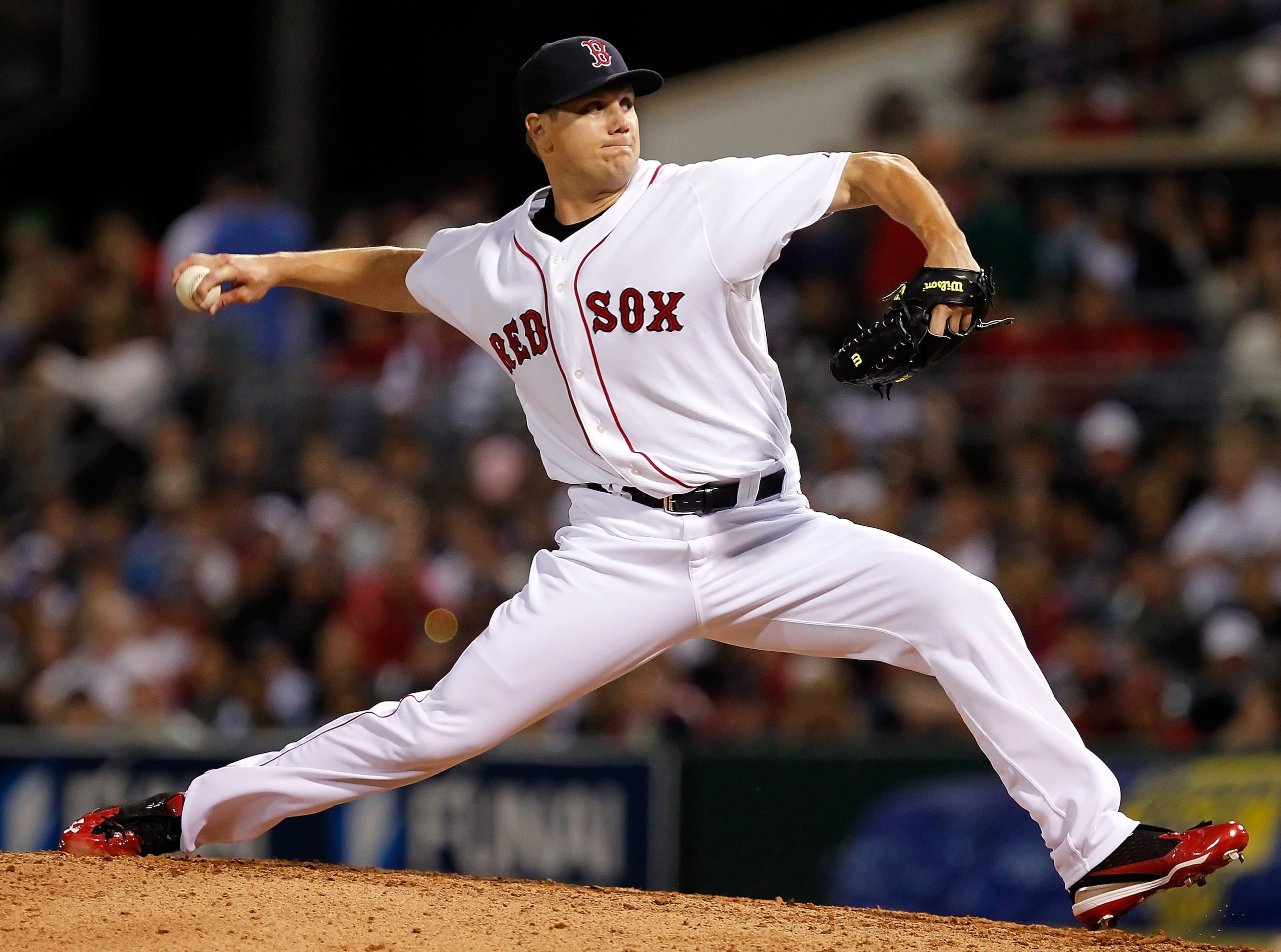 FORT MYERS, FL - MARCH 14:  Pitcher Jonathan Papelbon #58 of the Boston Red Sox pitches against the New York Yankees during a Grapefruit League Spring Training Game at City of Palms Park on March 14, 2011 in Fort Myers, Florida.  (Photo by J. Meric/Getty 