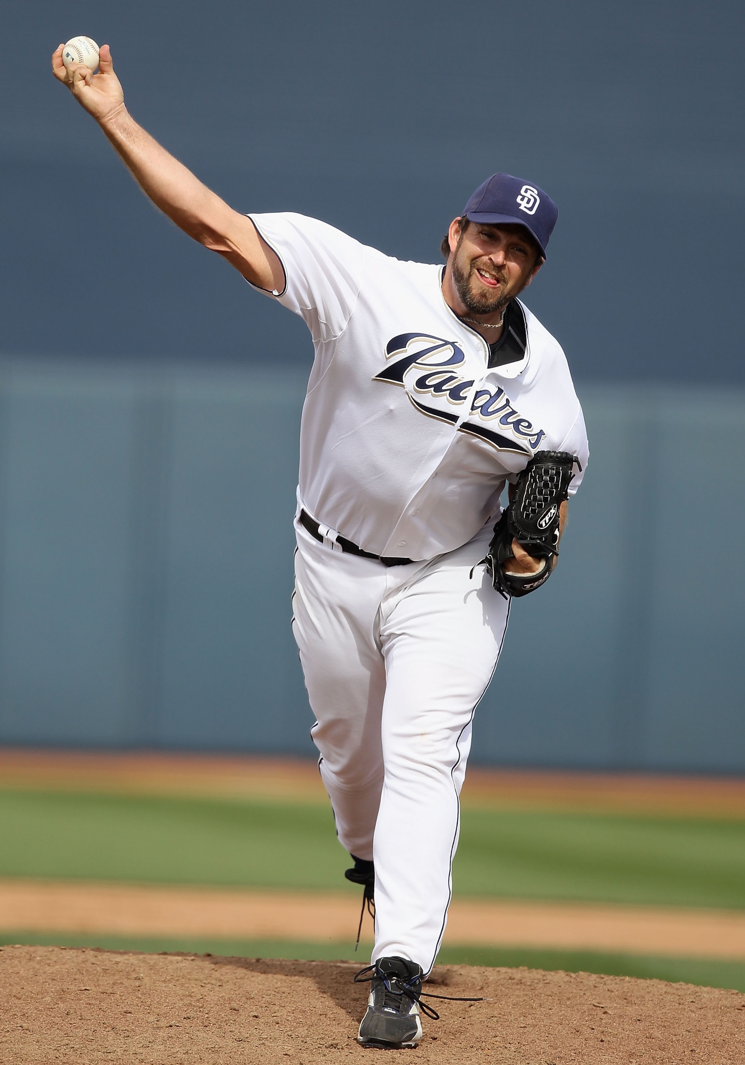 PEORIA, AZ - MARCH 06:  Relief pitcher Heath Bell #21 of the San Diego Padres pitches against the Oakland Athletics during the spring training game at Peoria Stadium on March 6, 2011 in Peoria, Arizona.  (Photo by Christian Petersen/Getty Images)