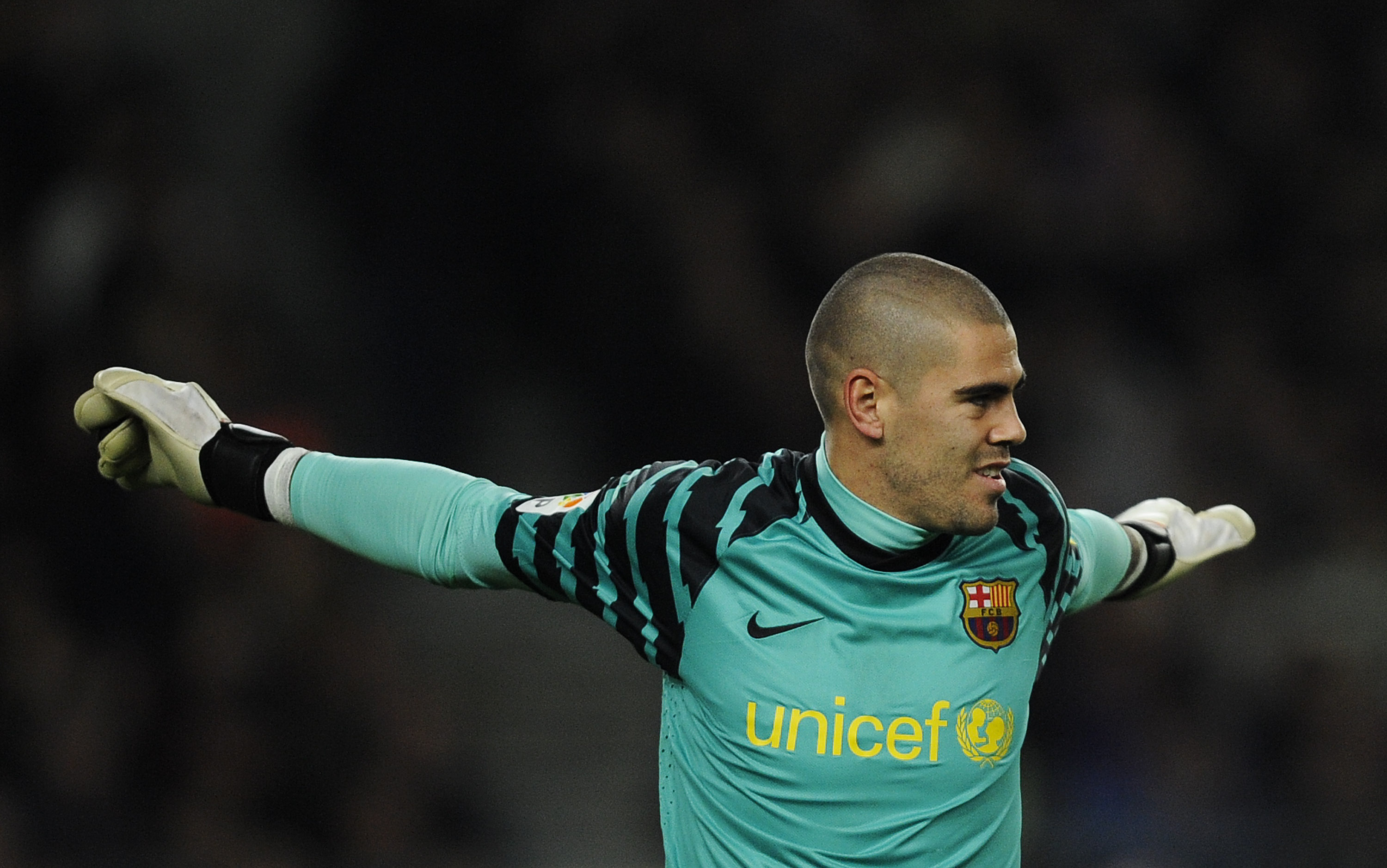 BARCELONA, SPAIN - MARCH 05:  Victor Valdes of FC Barcelona looks on during the La liga match between Barcelona and Real Zaragoza at Camp Nou on March 5, 2011 in Barcelona, Spain. Barcelona won 1-0.  (Photo by David Ramos/Getty Images)