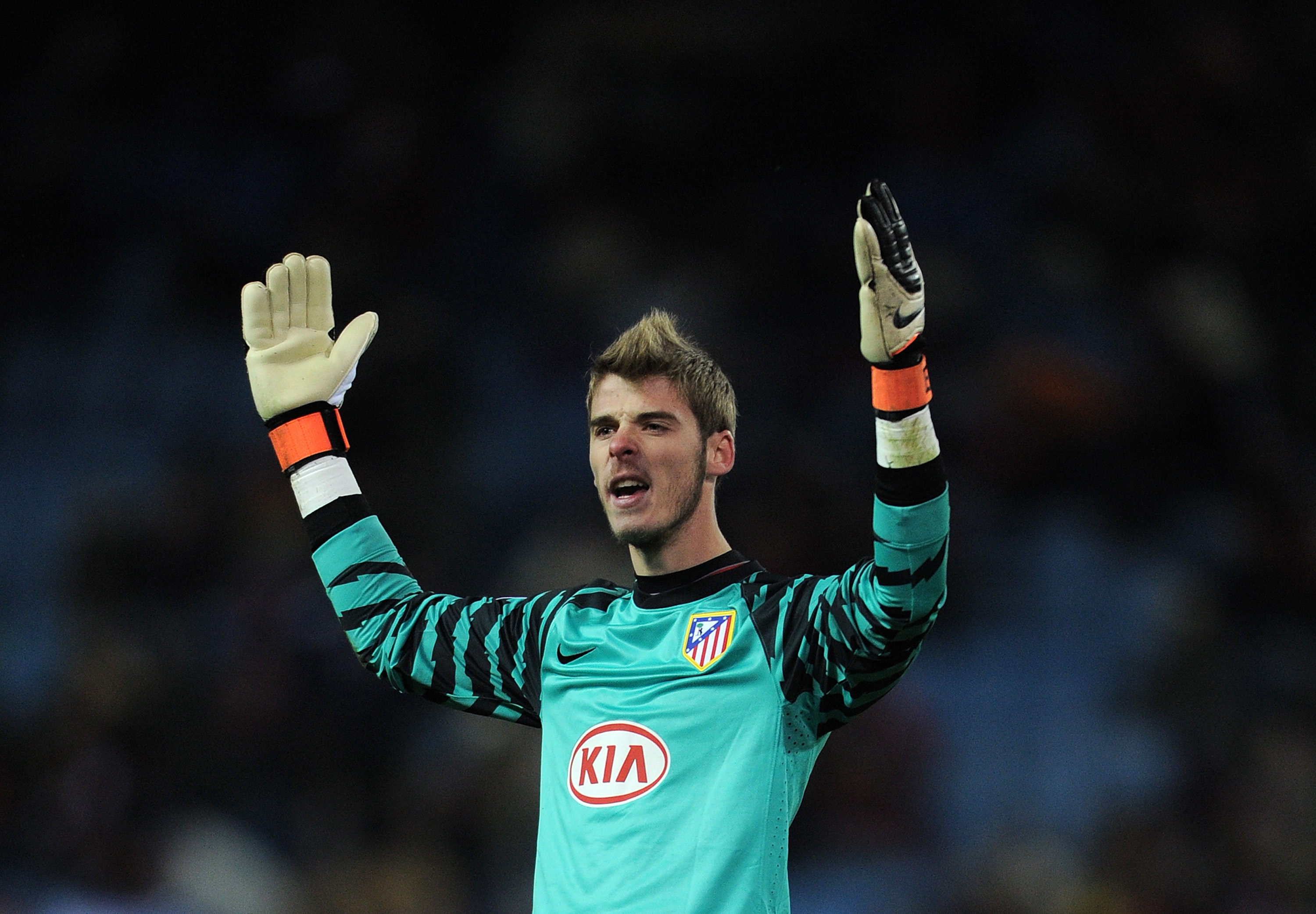 MADRID, SPAIN - DECEMBER 01:  Goalkeeper David de Gea of Atletico Madrid reacts during the Europea League match between Atletico Madrid and Aris Thessaloniki at the Vicente Calderon Stadium on December 1, 2010 in Madrid, Spain.  (Photo by Jasper Juinen/Ge