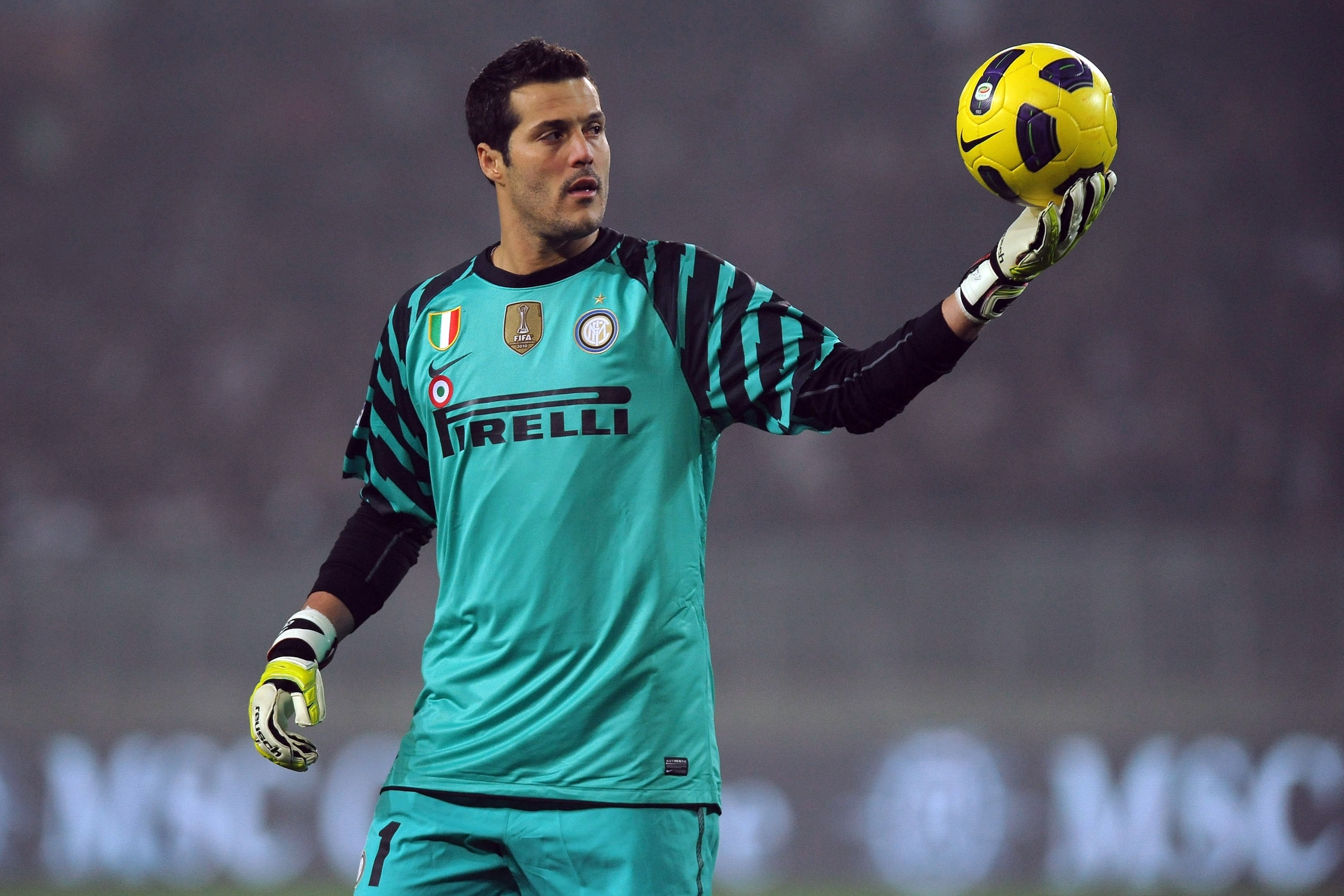 TURIN, ITALY - FEBRUARY 13:  Julio Cesar of FC Internazionale Milano during the Serie A match between Juventus FC and FC Internazionale Milano at Olimpico Stadium on February 13, 2011 in Turin, Italy.  (Photo by Valerio Pennicino/Getty Images)