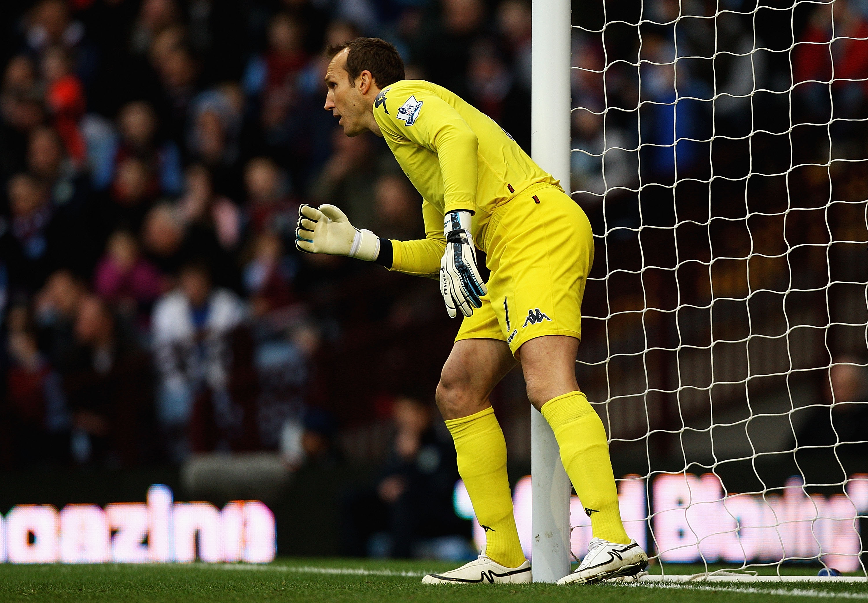 BIRMINGHAM, ENGLAND - FEBRUARY 05:  Mark Schwarzer of Fulham in action during the Barclays Premier League match between Aston Villa and Fulham at Villa Park on February 5, 2011 in Birmingham, England.  (Photo by Matthew Lewis/Getty Images)
