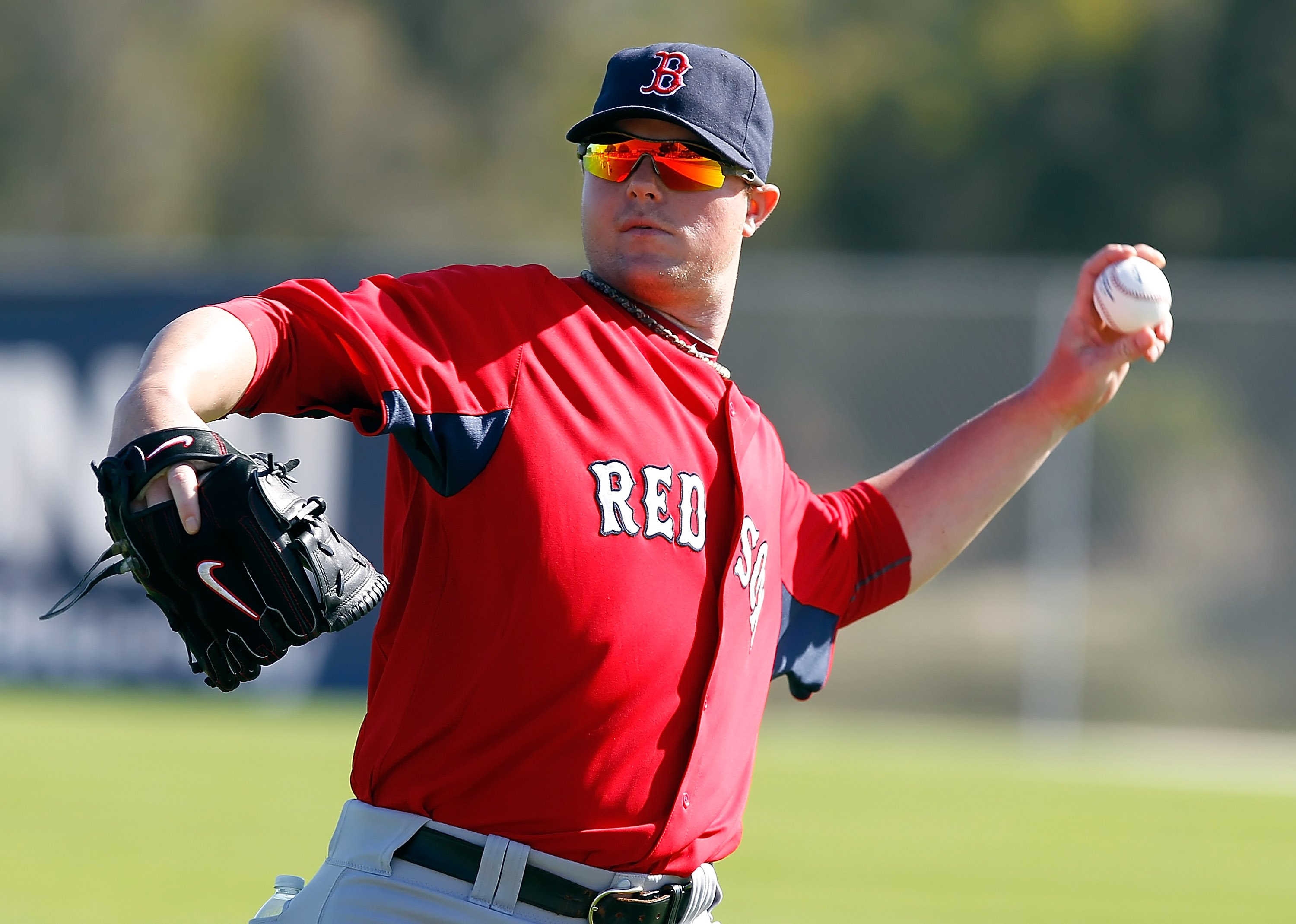 FORT MYERS, FL - FEBRUARY 19:  Pitcher Jon Lester #31 of the Boston Red Sox throws during a Spring Training Workout Session at the Red Sox Player Development Complex on February 19, 2011 in Fort Myers, Florida.  (Photo by J. Meric/Getty Images)