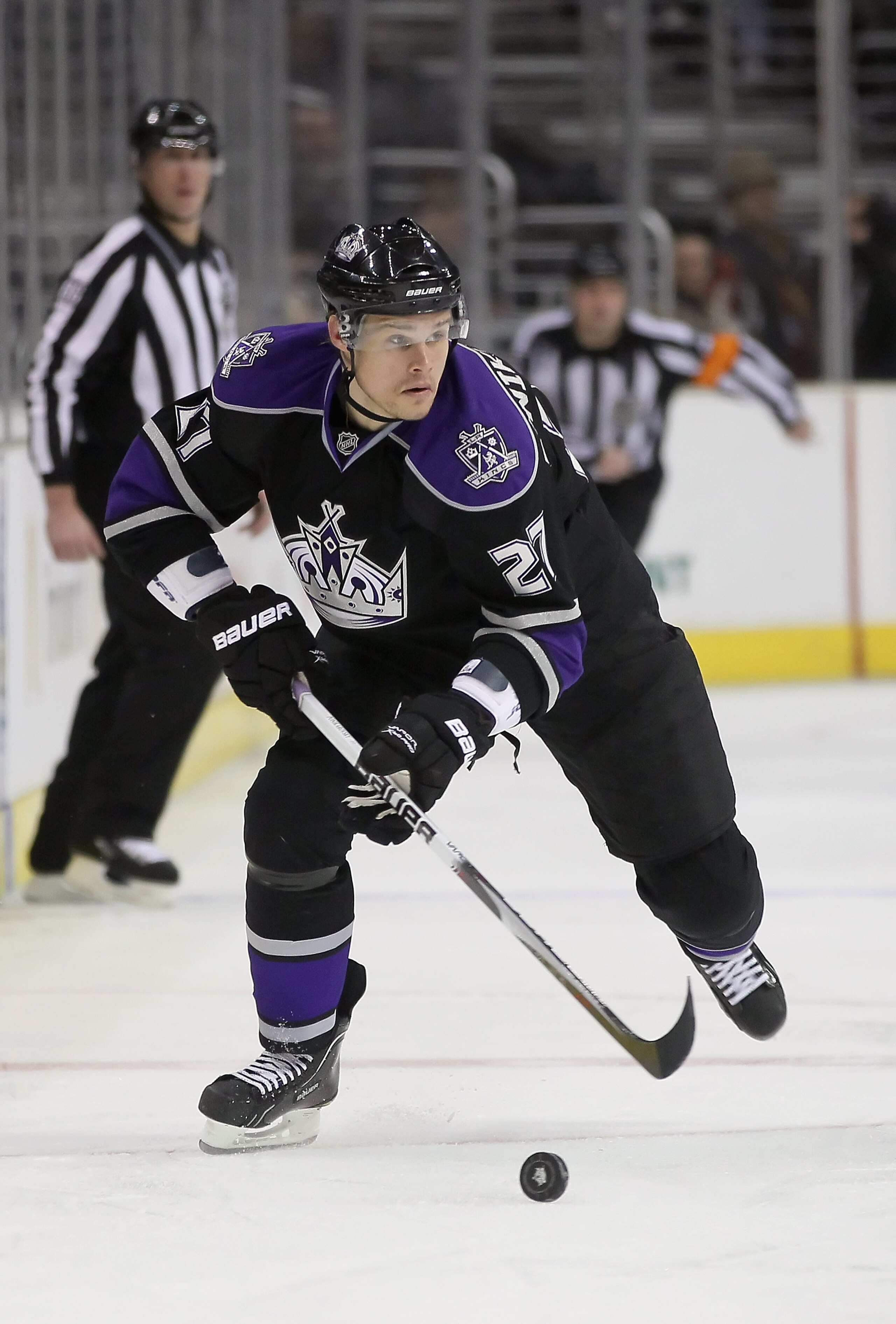 LOS ANGELES, CA - FEBRUARY 26:  Alexei Ponikarovsky #27 of the Los Angeles Kings skates against the Colorado Avalanche at Staples Center on February 26, 2011 in Los Angeles, California.  (Photo by Jeff Gross/Getty Images)