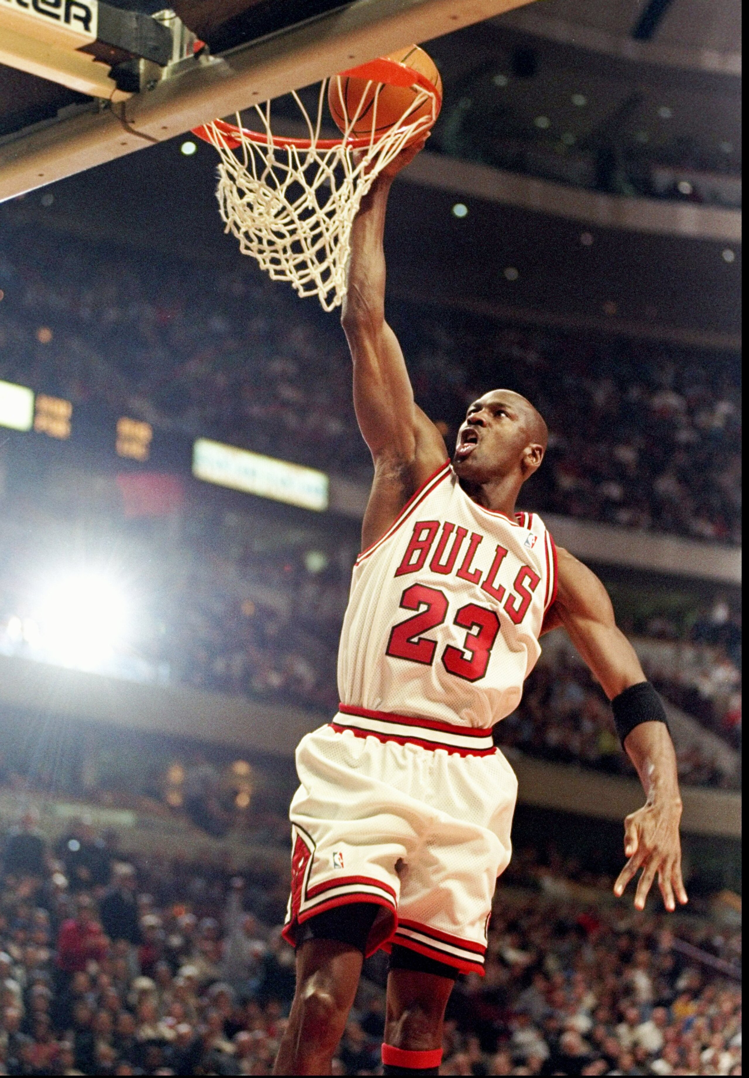 13 Feb 1998:  Guard Michael Jordan of the Chicago Bulls goes up for two during a game against the Atlanta Hawks at the United Center in Chicago, Illinois.  The Bulls defeated the Hawks 112-110. Mandatory Credit: Jonathan Daniel  /Allsport