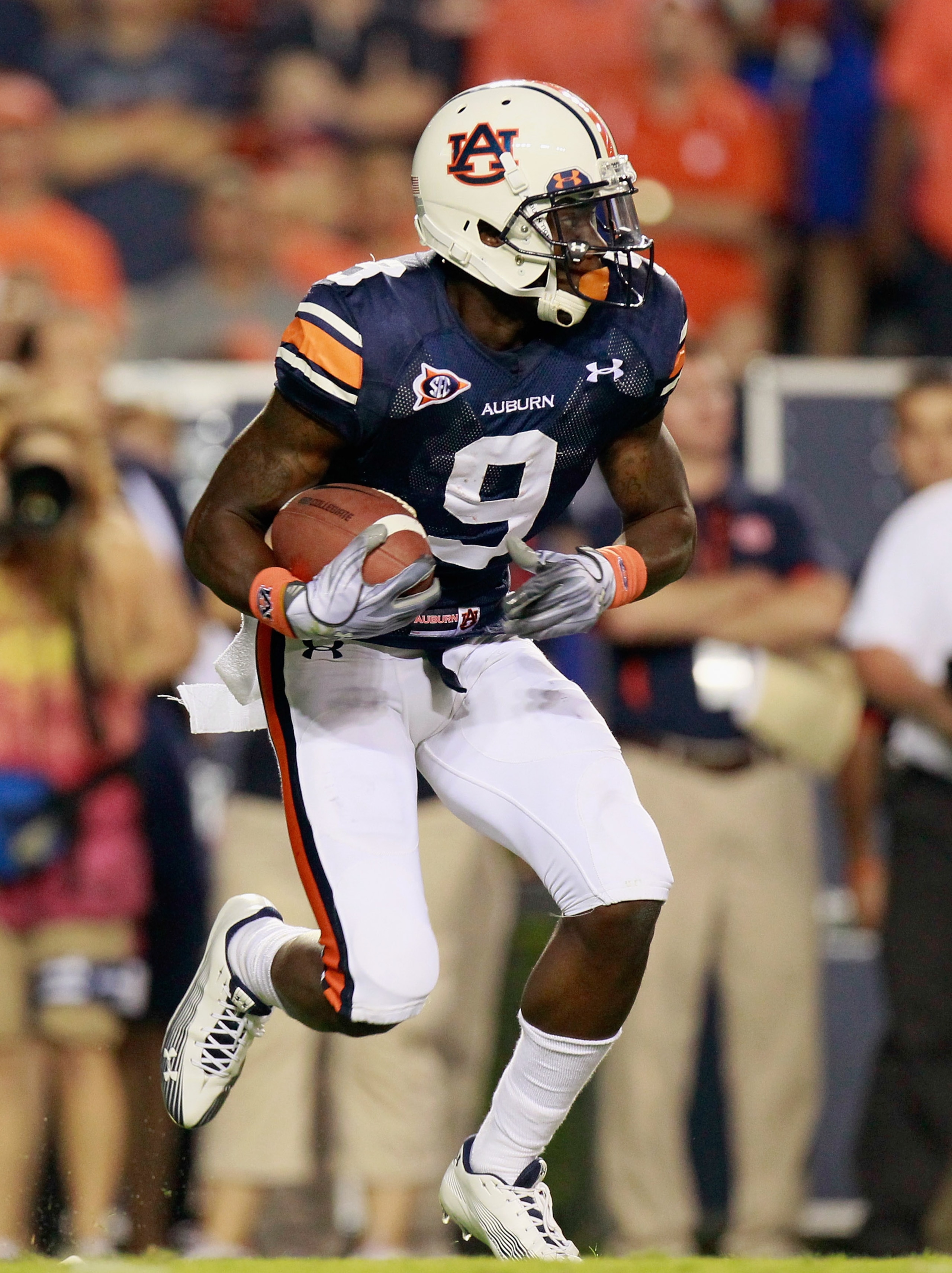 AUBURN, AL - SEPTEMBER 18:  Quindarius Carr #9 of the Auburn Tigers against the Clemson Tigers at Jordan-Hare Stadium on September 18, 2010 in Auburn, Alabama.  (Photo by Kevin C. Cox/Getty Images)