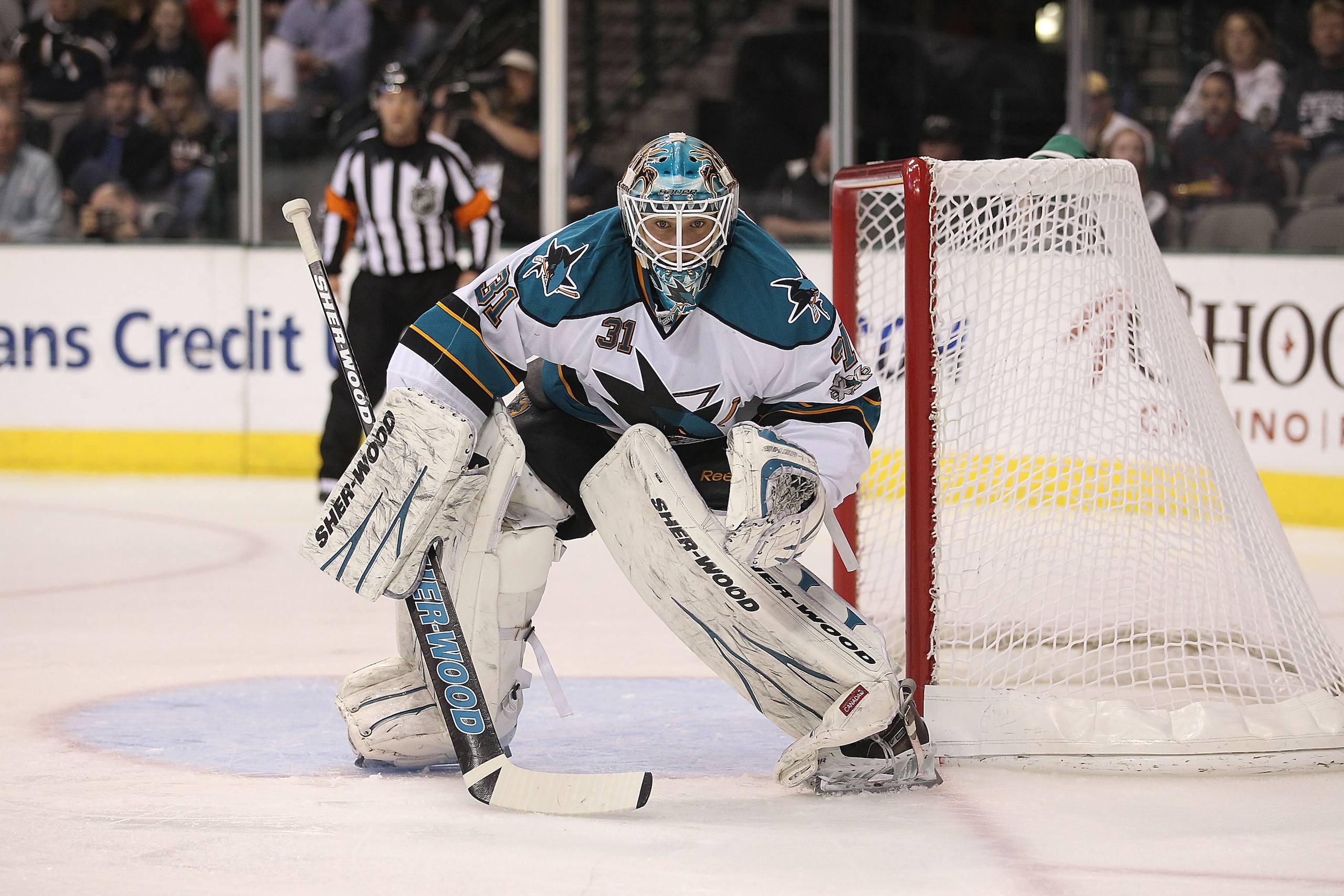 DALLAS, TX - MARCH 15: Goaltender Antii Niemi #31 of the San Jose Sharks in goal against the Dallas Stars at American Airlines Center on March 15, 2011 in Dallas, Texas. (Photo by Ronald Martinez/Getty Images) DALLAS, TX - MARCH 15: Goaltender Antii Niemi #31 of the San Jose Sharks in goal against the Dallas Stars at American Airlines Center on March 15, 2011 in Dallas, Texas. (Photo by Ronald Martinez/Getty Images)