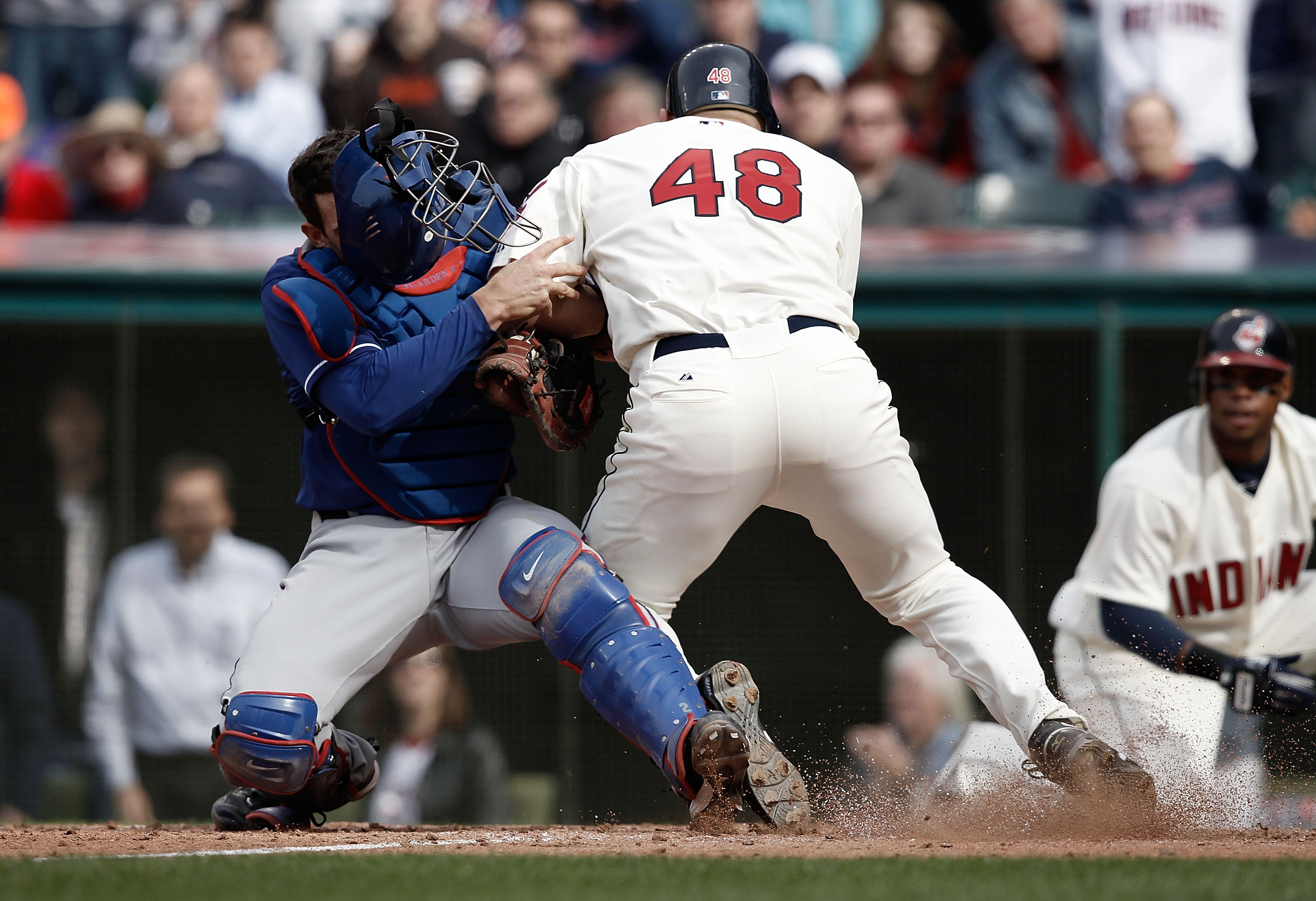 Justin Morneau pulls off incredible slide to help Twins over