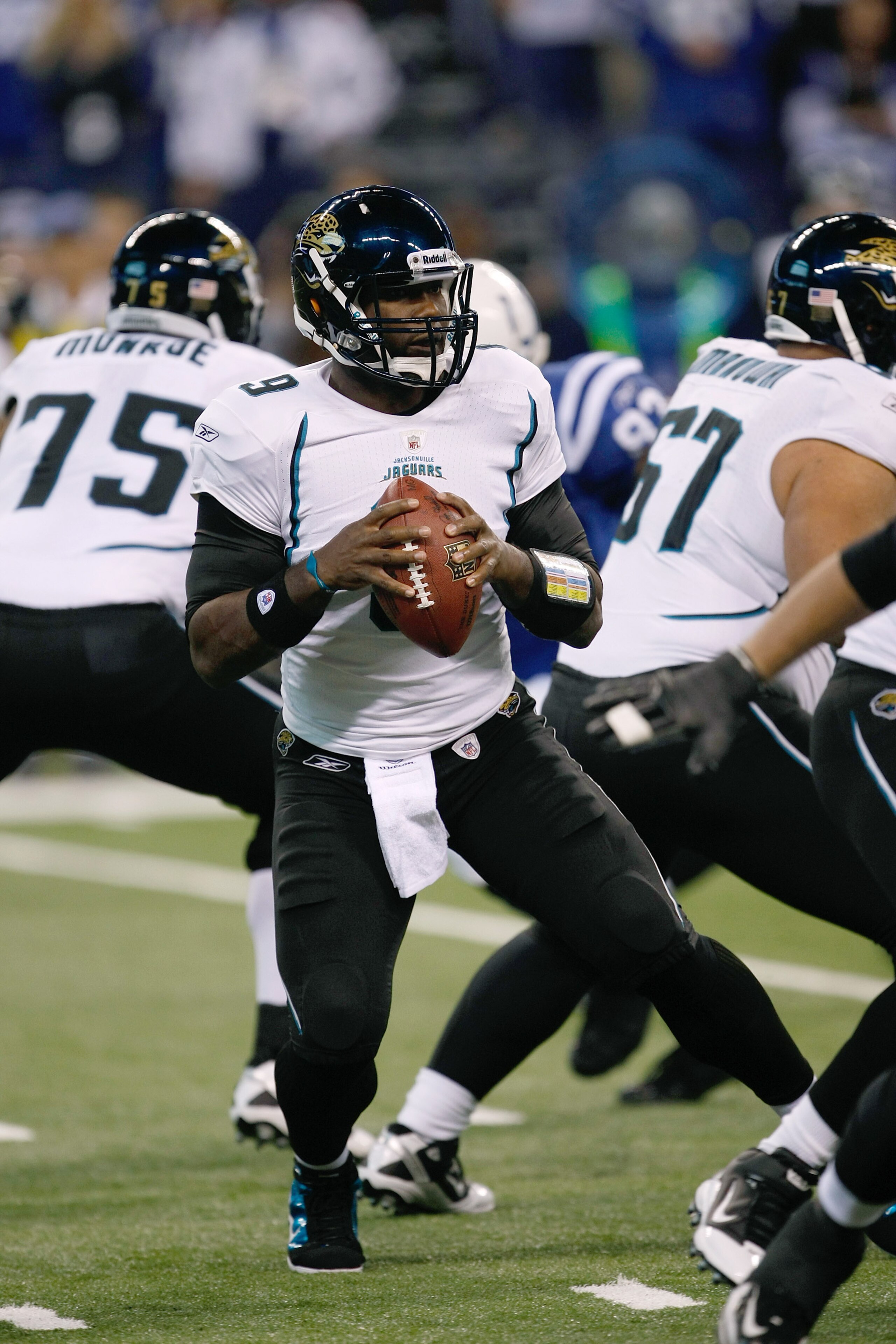 INDIANAPOLIS, IN - DECEMBER 19: David Garrard #9 of the Jacksonville Jaguars passes against the Indianapolis Colts at Lucas Oil Stadium on December 19, 2010 in Indianapolis, Indiana.  (Photo by Scott Boehm/Getty Images)