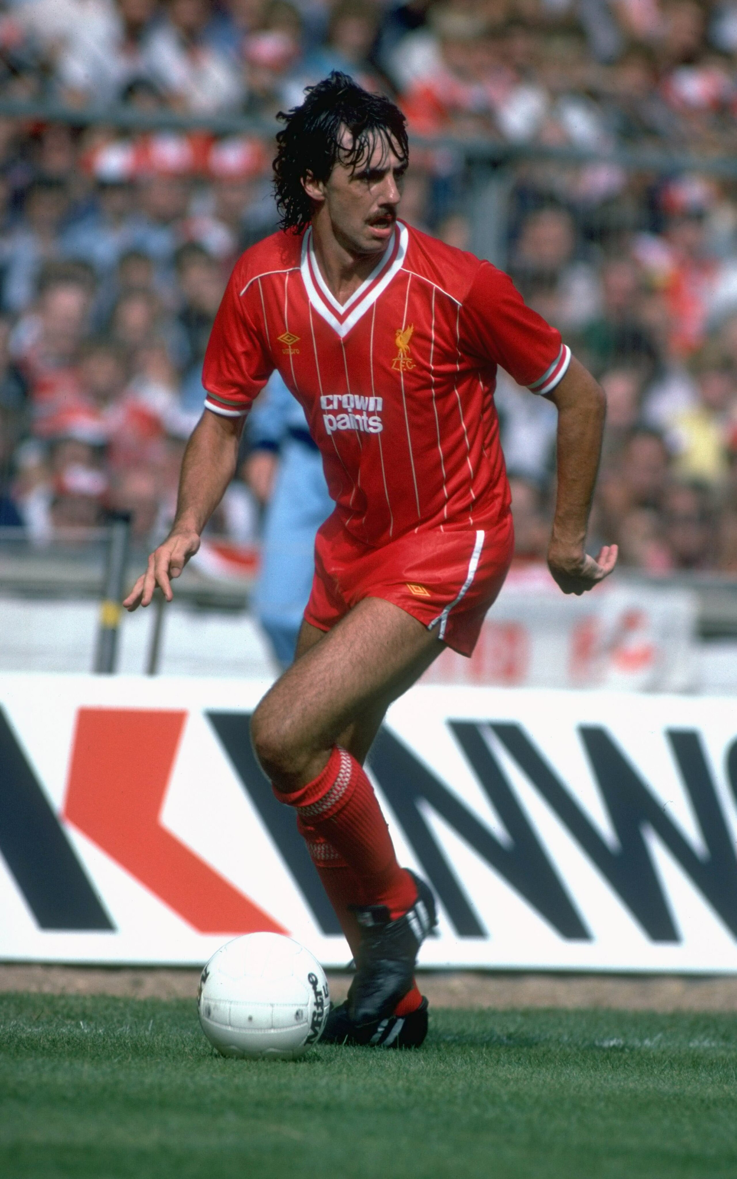 Aug 1983: Mark Lawrenson of Liverpool in action during the Charity Shield match against Manchester United at Wembley Stadium in London. \ Mandatory Credit: David Cannon /Allsport Aug 1983: Mark Lawrenson of Liverpool in action during the Charity Shield match against Manchester United at Wembley Stadium in London. \ Mandatory Credit: David Cannon /Allsport