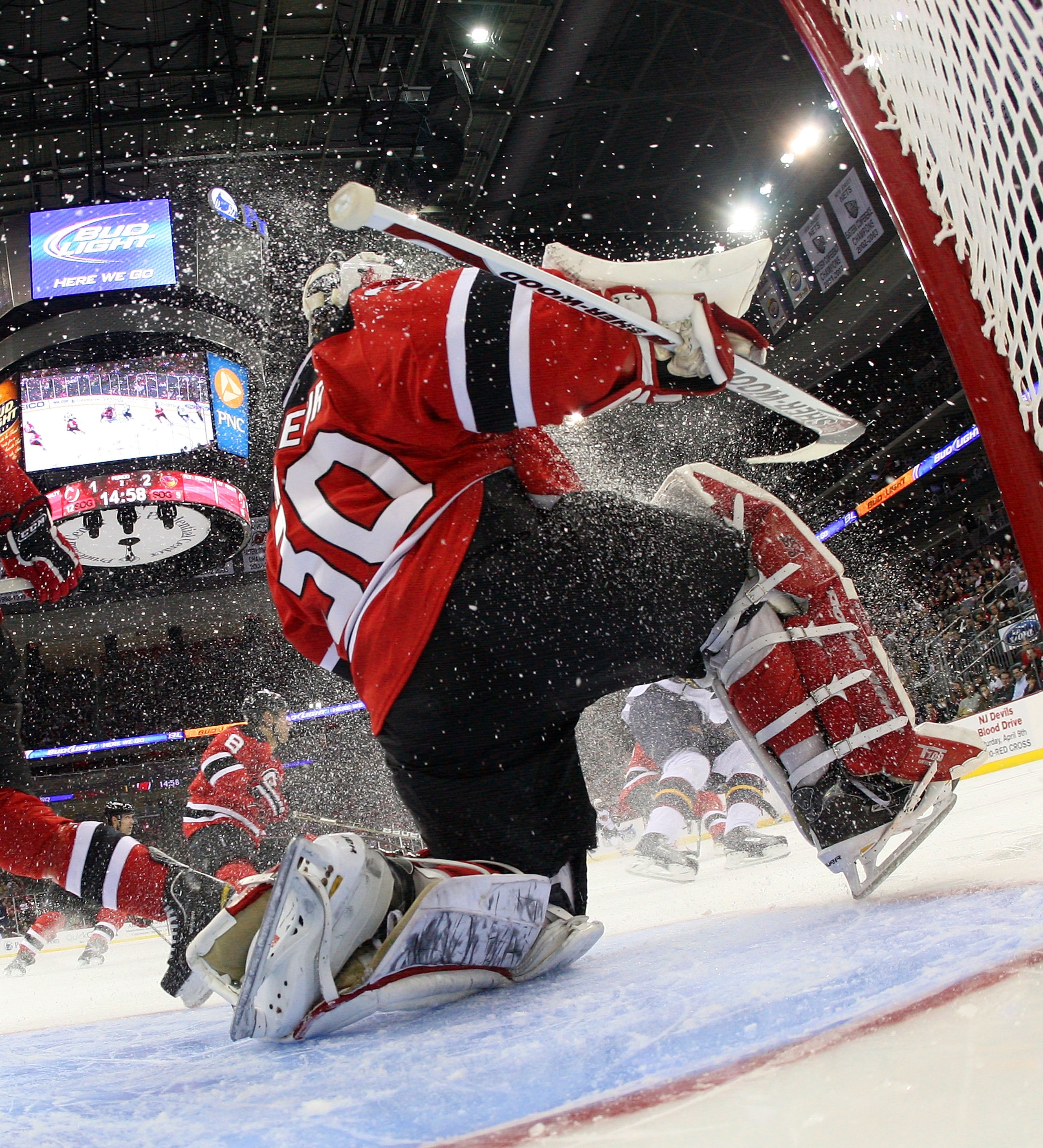 NEWARK, NJ - MARCH 15:  Martin Brodeur #30 of the New Jersey Devils tends net against the Atlanta Thrashers at the Prudential Center on March 15, 2011 in Newark, New Jersey. The Devils defeated the Thrashers 4-2.  (Photo by Bruce Bennett/Getty Images)