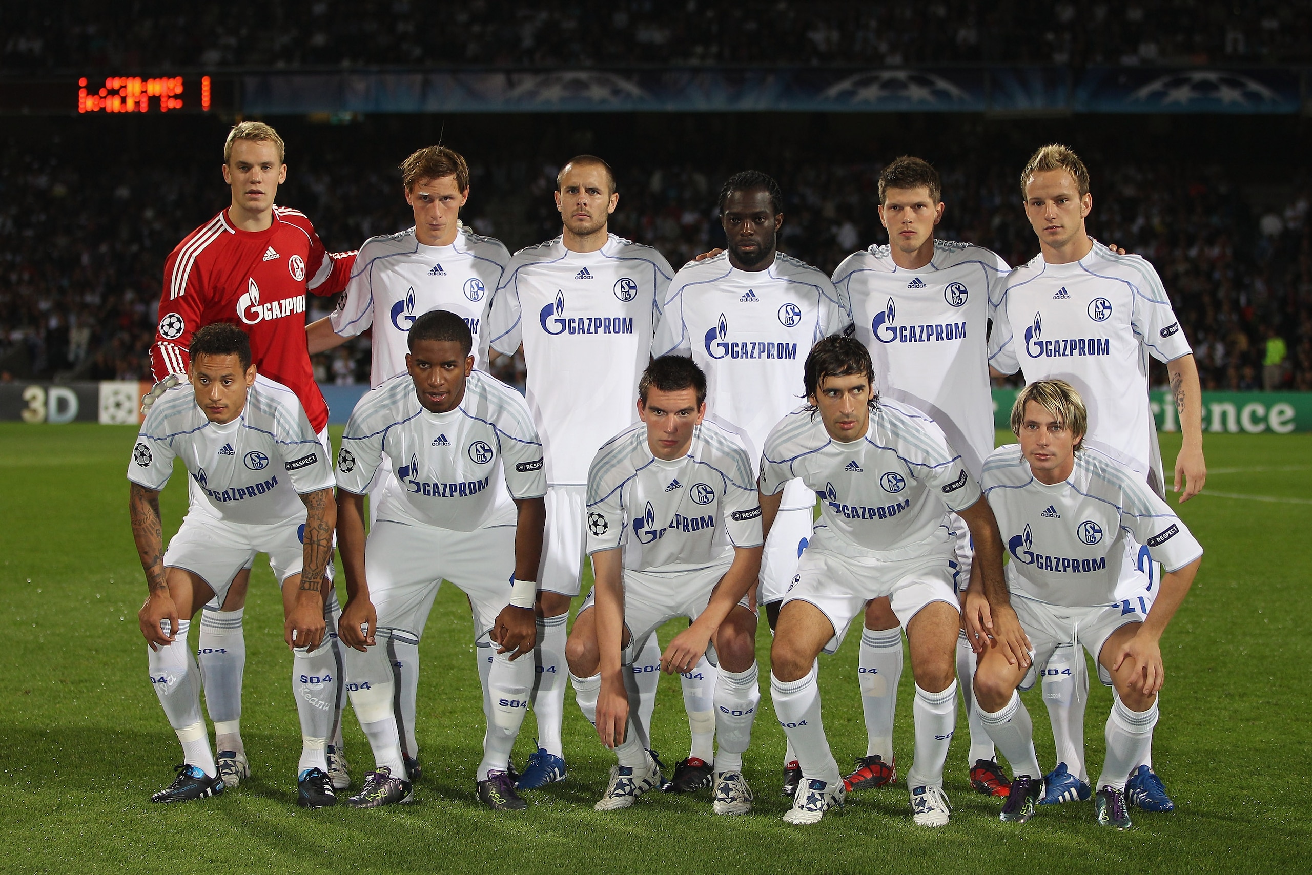 LYON, FRANCE - SEPTEMBER 14: Schalke team group during the UEFA Champions League Group B match between Olympique Lyonnais and FC Schalke 04 at the Stade de Gerland on September 14, 2010 in Lyon, France. (Photo by Michael Steele/Getty Images) LYON, FRANCE - SEPTEMBER 14: Schalke team group during the UEFA Champions League Group B match between Olympique Lyonnais and FC Schalke 04 at the Stade de Gerland on September 14, 2010 in Lyon, France. (Photo by Michael Steele/Getty Images)