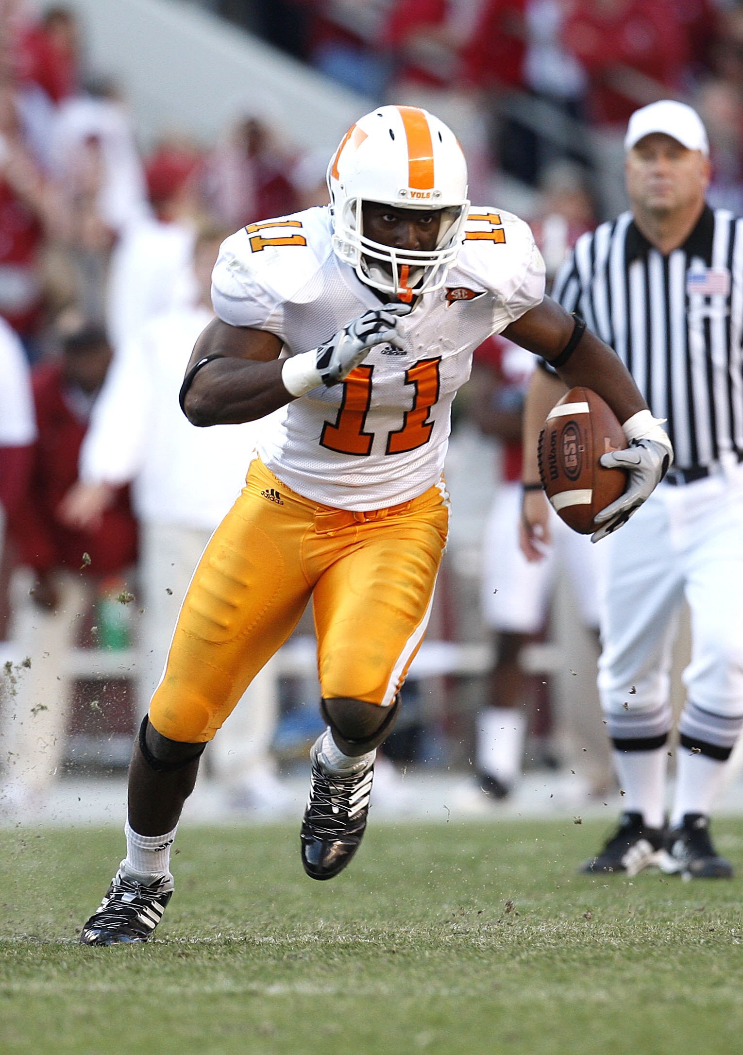 TUSCALOOSA, AL - OCTOBER 24:  Bryce Brown #11 of the Tennessee Volunteers against the Alabama Crimson Tide at Bryant-Denny Stadium on October 24, 2009 in Tuscaloosa, Alabama.  (Photo by Kevin C. Cox/Getty Images)
