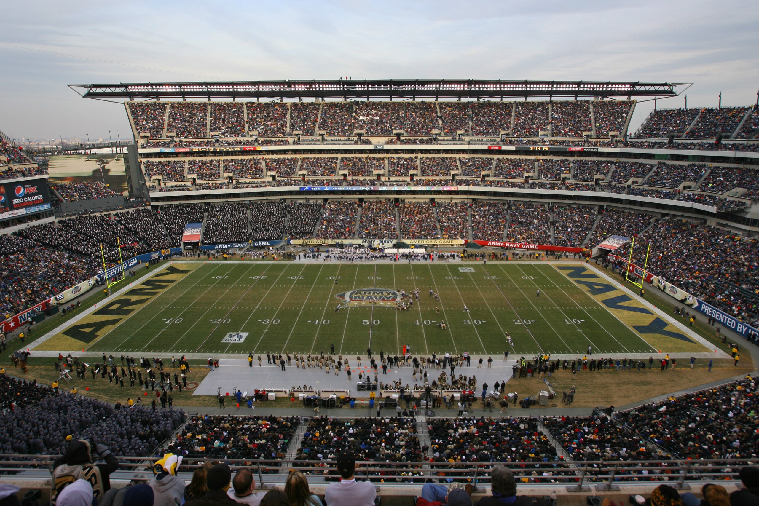 PHILADELPHIA - DECEMBER 11: A view of the field during a game between the Army Black Knights and the Navy Midshipmen on December 11, 2010 at Lincoln Financial Field in Philadelphia, Pennsylvania. The Midshipmen won 31-17. (Photo by Hunter Martin/Getty Ima PHILADELPHIA - DECEMBER 11: A view of the field during a game between the Army Black Knights and the Navy Midshipmen on December 11, 2010 at Lincoln Financial Field in Philadelphia, Pennsylvania. The Midshipmen won 31-17. (Photo by Hunter Martin/Getty Ima