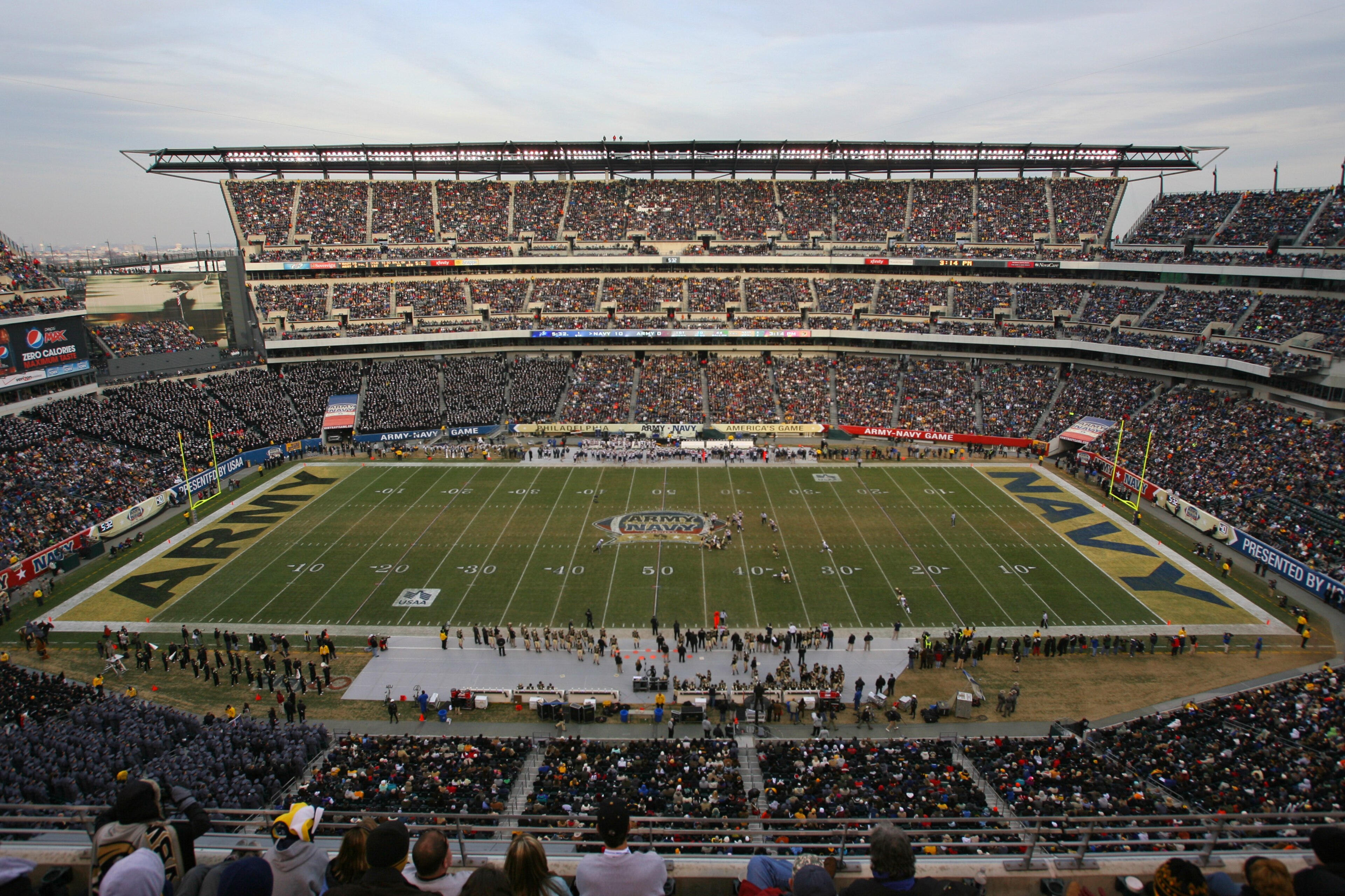 PHILADELPHIA - DECEMBER 11: A view of the field during a game between the Army Black Knights and the Navy Midshipmen on December 11, 2010 at Lincoln Financial Field in Philadelphia, Pennsylvania. The Midshipmen won 31-17. (Photo by Hunter Martin/Getty Ima