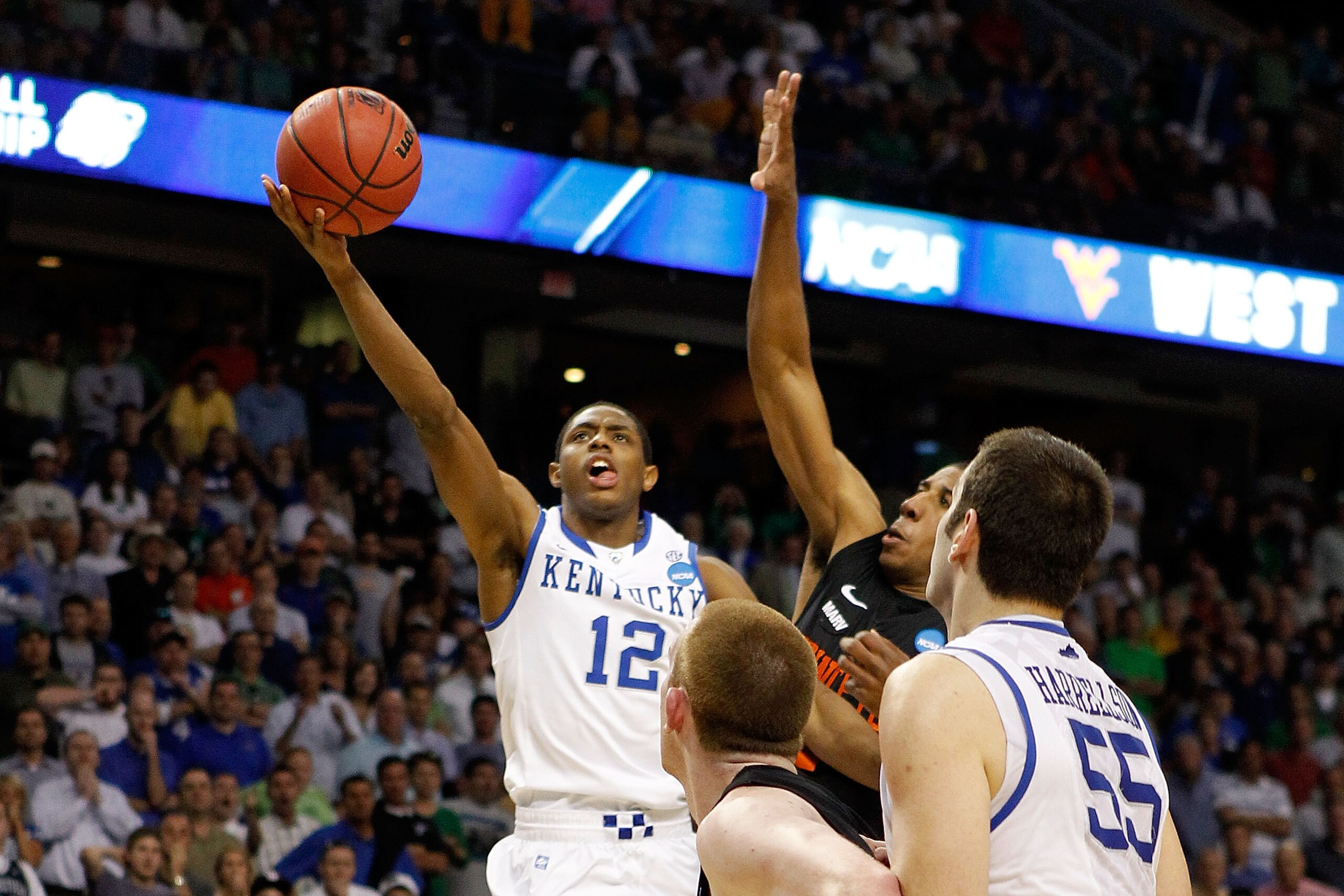 TAMPA, FL - MARCH 17:  Brandon Knight #12 of the Kentucky Wildcats makes the go ahead basket to give Kentucky a 59-57 lead late in the fourth quarter against the Princeton Tigers during the second round of the 2011 NCAA men's basketball tournament at St.