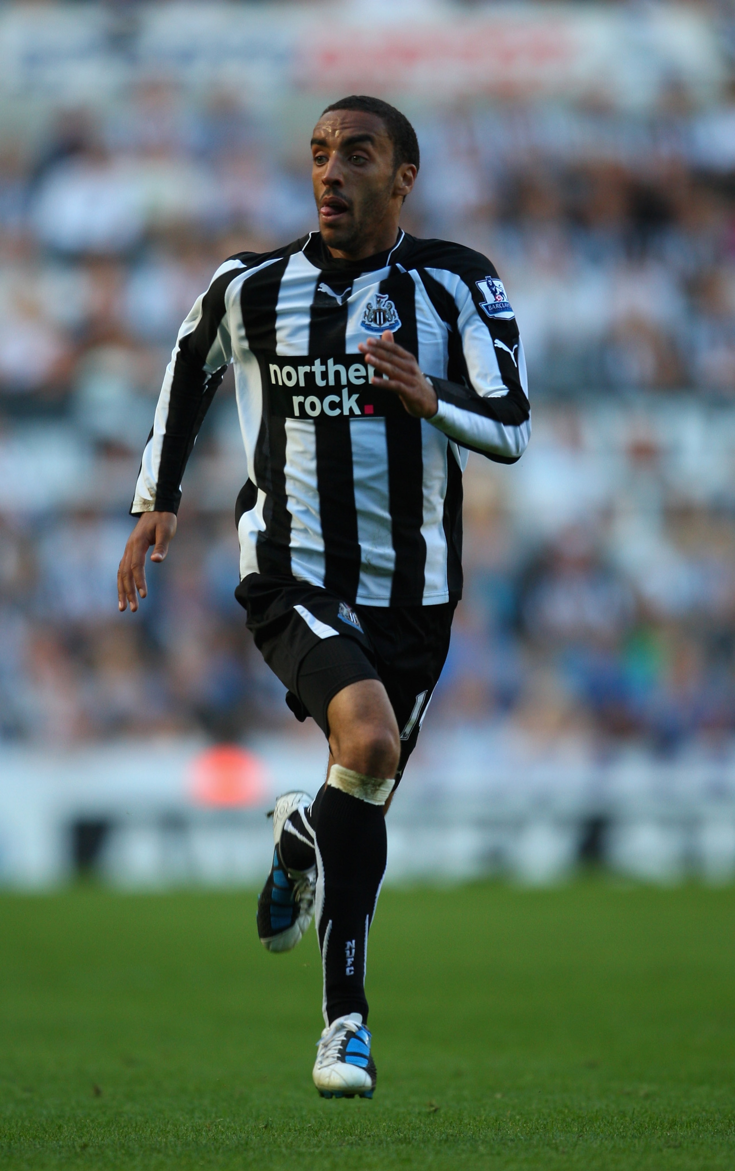 NEWCASTLE UPON TYNE, ENGLAND - SEPTEMBER 11:  Newcastle player James Perch in action during the Barclays Premier League match between Newcastle United and Blackpool at St James' Park on September 11, 2010 in Newcastle upon Tyne, England.  (Photo by Stu Fo
