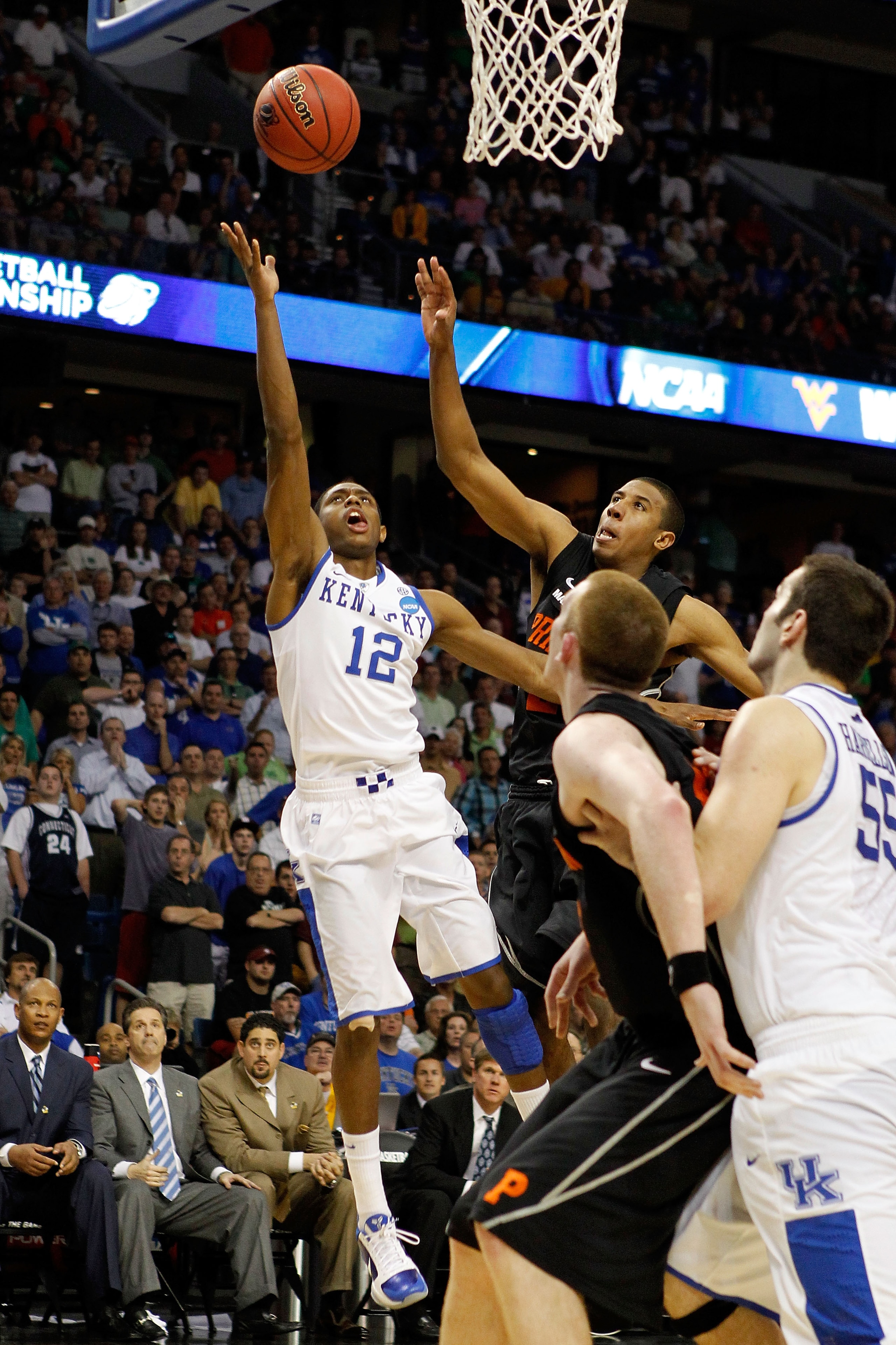 TAMPA, FL - MARCH 17:  Brandon Knight #12 of the Kentucky Wildcats makes the go ahead basket to give Kentucky a 59-57 lead late in the fourth quarter against the Princeton Tigers during the second round of the 2011 NCAA men's basketball tournament at St.