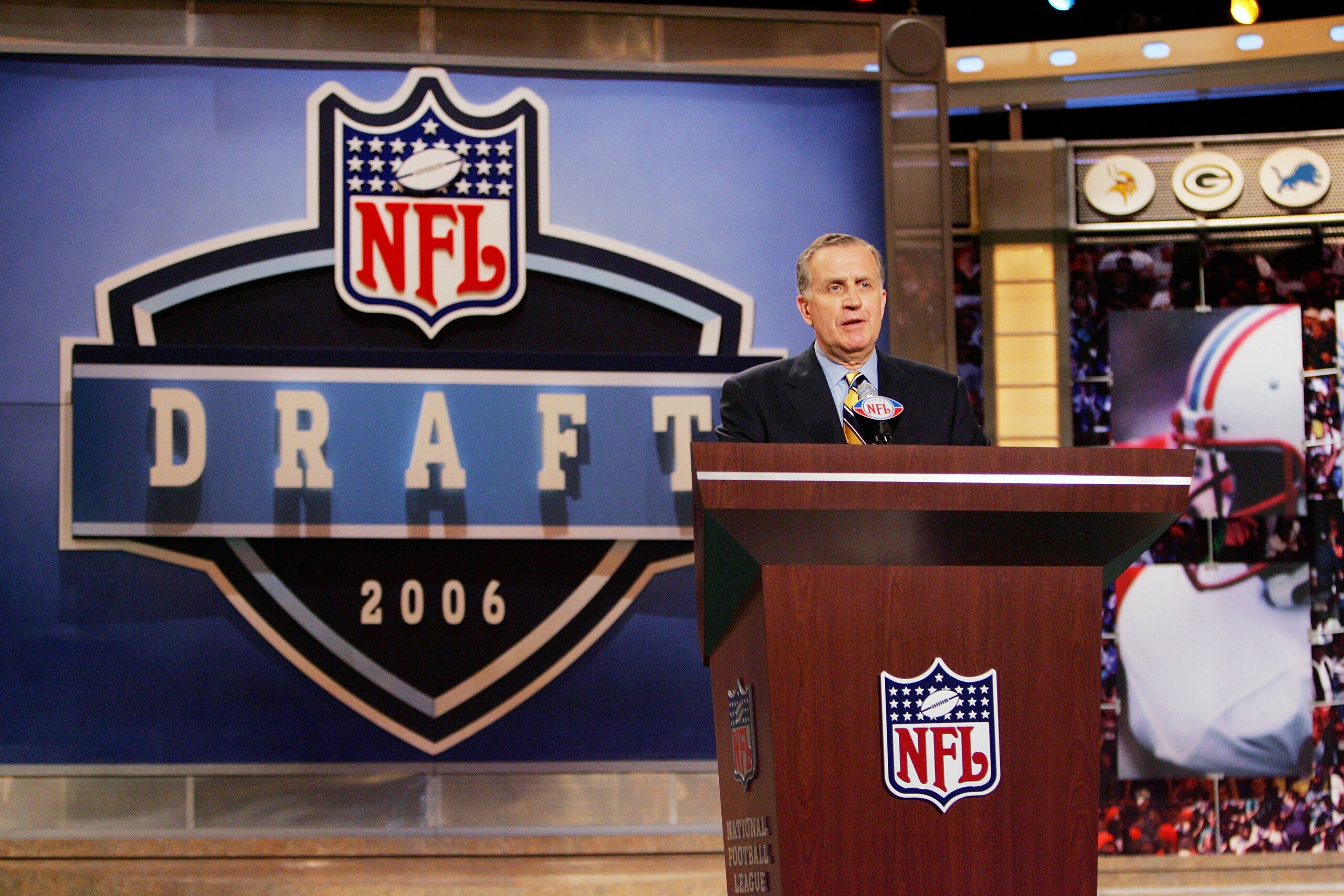 NEW YORK - APRIL 29:  Commissioner Paul Tagliabue speaks at the podium during the 2006 NFL Draft on April 29, 2006 at Radio City Music Hall in New York, New York. (Photo by Chris Trotman/Getty Images)