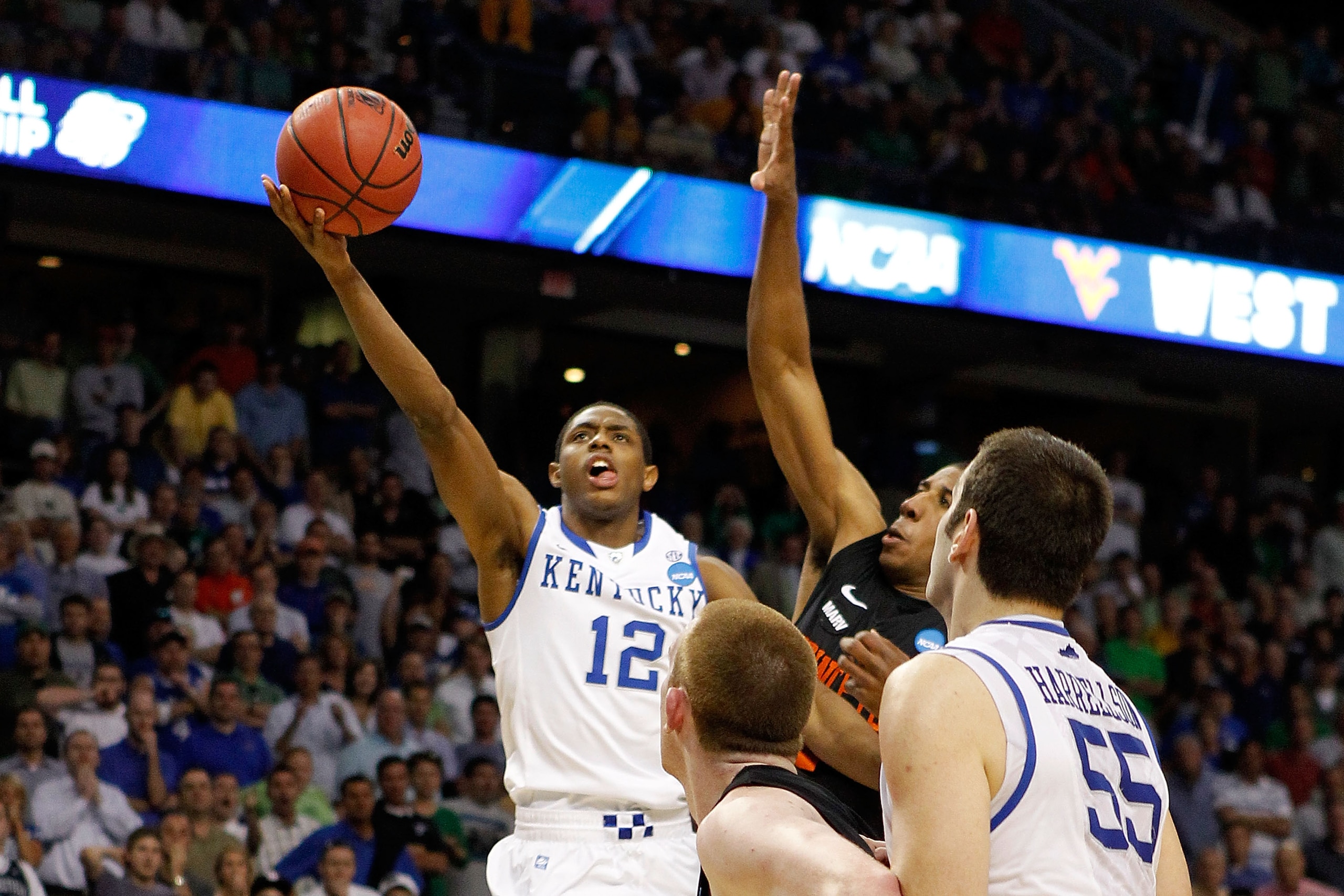 TAMPA, FL - MARCH 17: Brandon Knight #12 of the Kentucky Wildcats makes the go ahead basket to give Kentucky a 59-57 lead late in the fourth quarter against the Princeton Tigers during the second round of the 2011 NCAA men's basketball tournament at St. TAMPA, FL - MARCH 17: Brandon Knight #12 of the Kentucky Wildcats makes the go ahead basket to give Kentucky a 59-57 lead late in the fourth quarter against the Princeton Tigers during the second round of the 2011 NCAA men's basketball tournament at St.