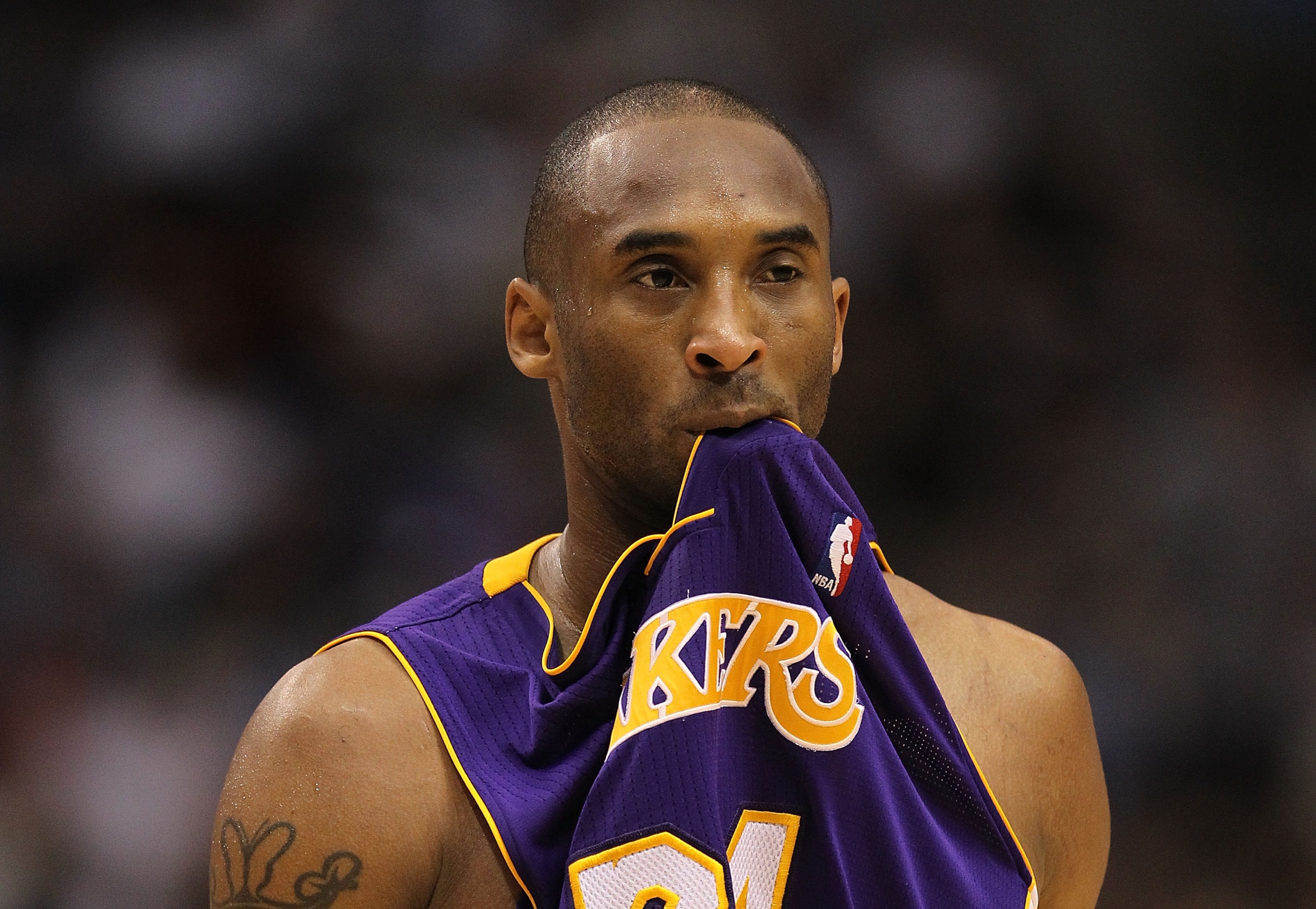 DALLAS, TX - MARCH 12:  Guard Kobe Bryant #24 of the Los Angeles Lakers at American Airlines Center on March 12, 2011 in Dallas, Texas.  NOTE TO USER: User expressly acknowledges and agrees that, by downloading and or using this photograph, User is consen