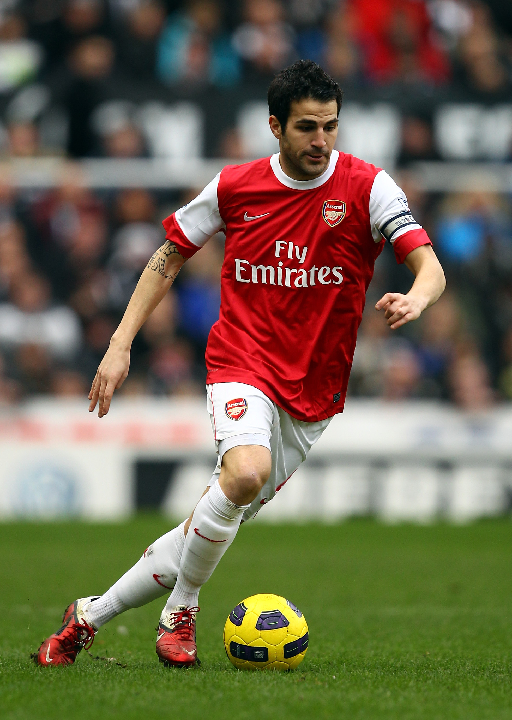 NEWCASTLE UPON TYNE, ENGLAND - FEBRUARY 05:  Cesc Fabregas of Arsenal in action during the Barclays Premier League match between Newcastle United and Arsenal at St James' Park on February 5, 2011 in Newcastle upon Tyne, England.  (Photo by Richard Heathco
