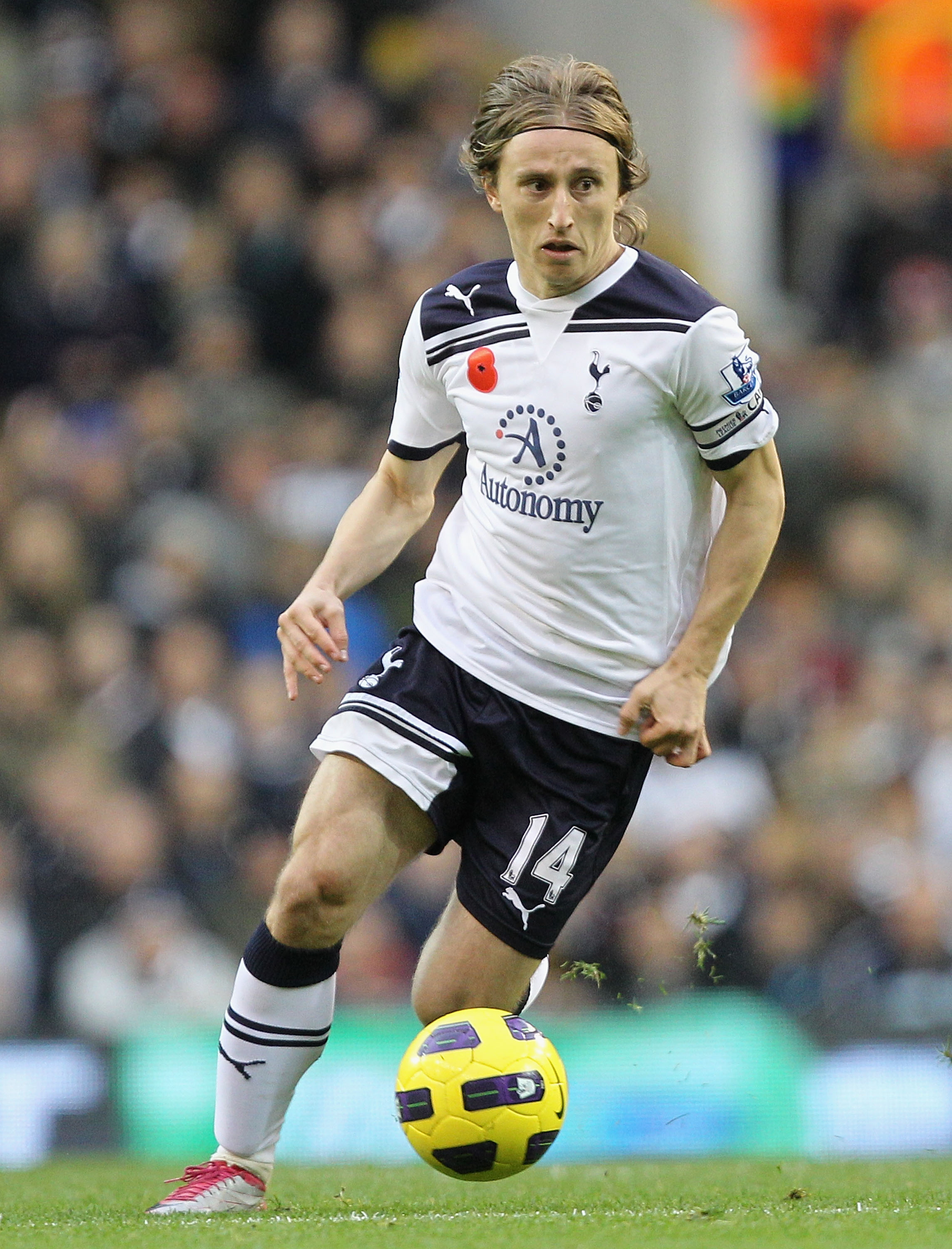 LONDON, ENGLAND - NOVEMBER 13:  Luka Modric of Tottenham in action during the Barclays Premier League match between Tottenham Hotspur and Blackburn Rovers at White Hart Lane on November 13, 2010 in London, England.  (Photo by Hamish Blair/Getty Images)