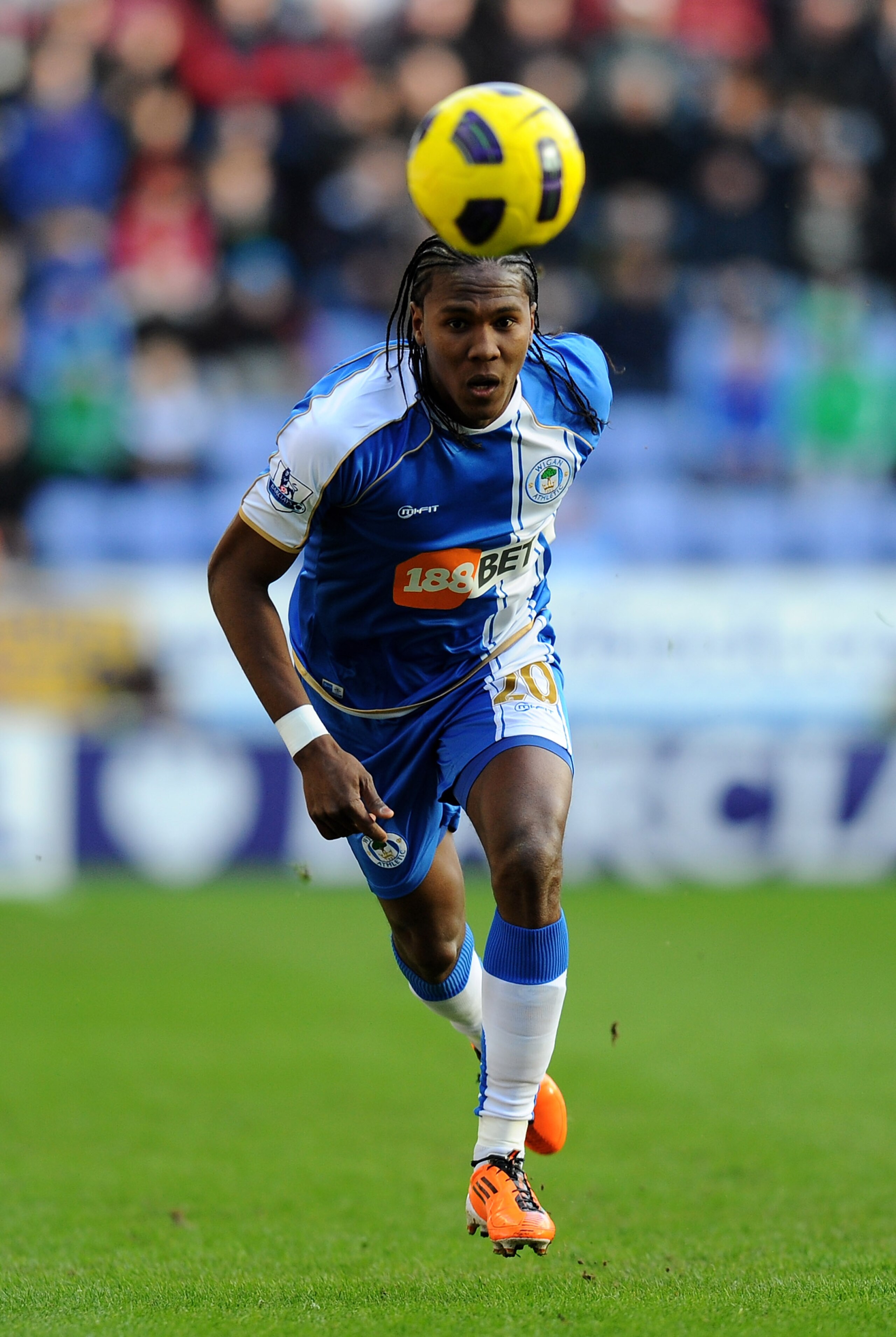 WIGAN, ENGLAND - FEBRUARY 26: Hugo Rodallega of Wigan Athletic in action during the Barclays Premier League match between Wigan Athletic and Manchester United at the DW Stadium on February 26, 2011 in Wigan, England. (Photo by Mike Hewitt/Getty Images) WIGAN, ENGLAND - FEBRUARY 26: Hugo Rodallega of Wigan Athletic in action during the Barclays Premier League match between Wigan Athletic and Manchester United at the DW Stadium on February 26, 2011 in Wigan, England. (Photo by Mike Hewitt/Getty Images)