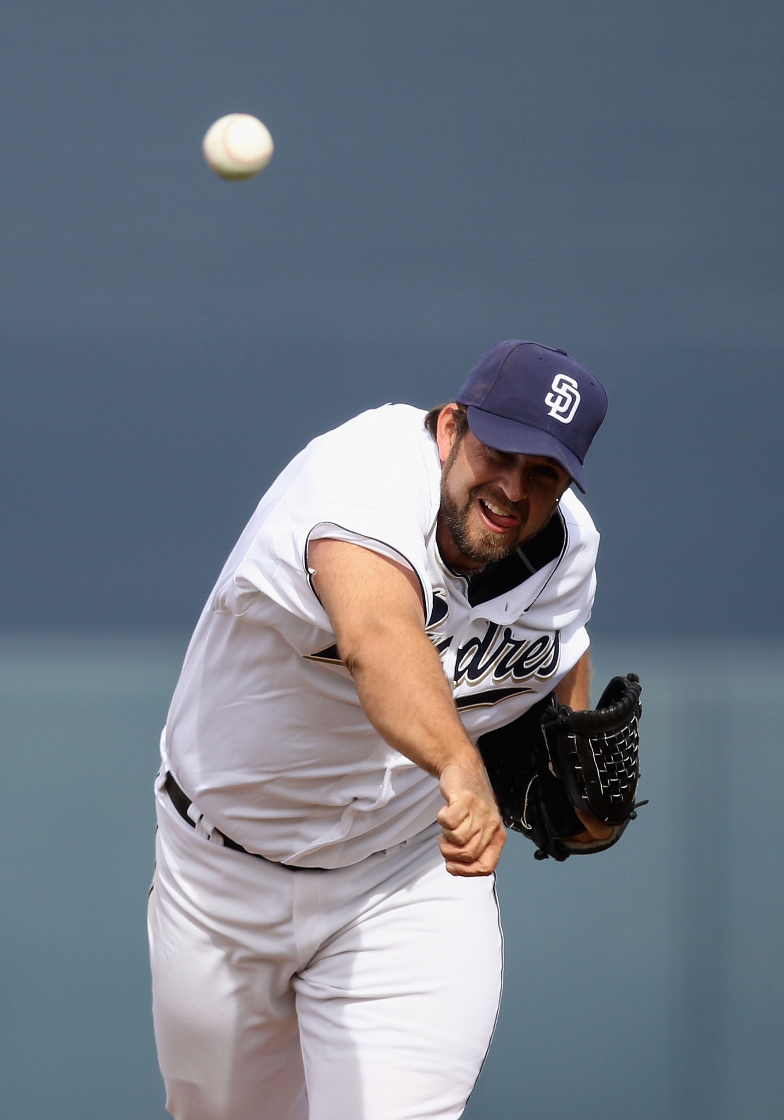 PEORIA, AZ - MARCH 06:  Relief pitcher Heath Bell #21 of the San Diego Padres pitches against the Oakland Athletics during the spring training game at Peoria Stadium on March 6, 2011 in Peoria, Arizona.  (Photo by Christian Petersen/Getty Images)