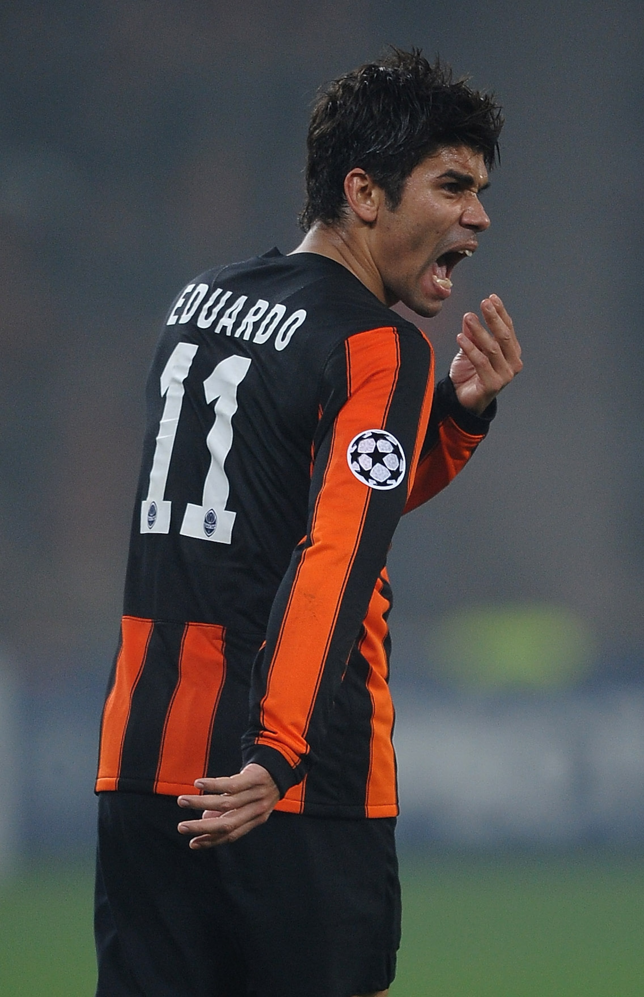 DONETSK, UKRAINE - NOVEMBER 03: Eduardo of FC Shakhtar Donetsk in action during the Champions League Group H match between FC Shakhtar Donetsk and Arsenal at the Donbass Arena on November 3, 2010 in Donetsk, Ukraine.  (Photo by Laurence Griffiths/Getty Im