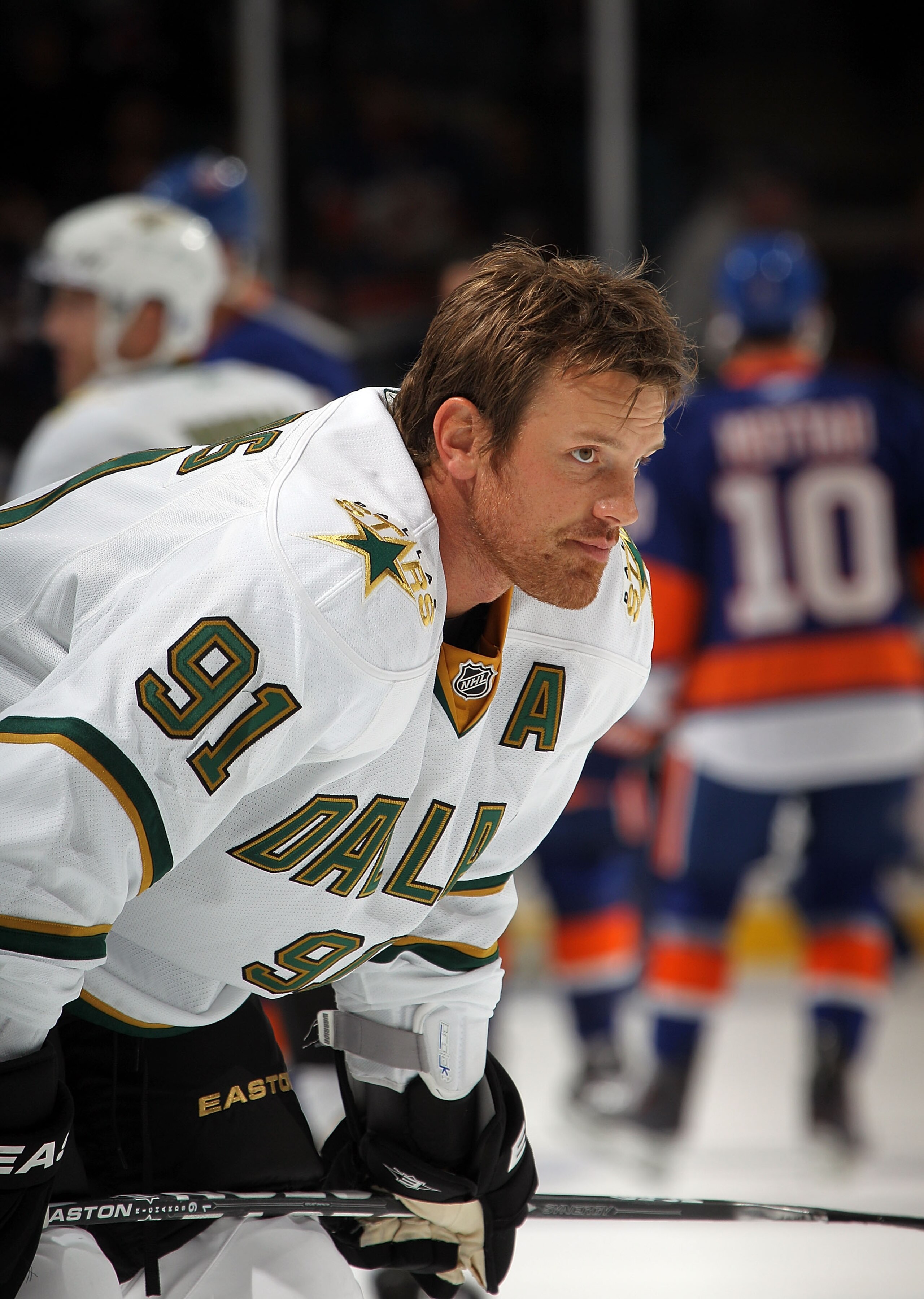 UNIONDALE, NY - OCTOBER 09:  Brad Richards #91 of the Dallas Stars in the pre-game skate against the New York Islanders at the Nassau Coliseum on October 9, 2010 in Uniondale, New York.  (Photo by Bruce Bennett/Getty Images)