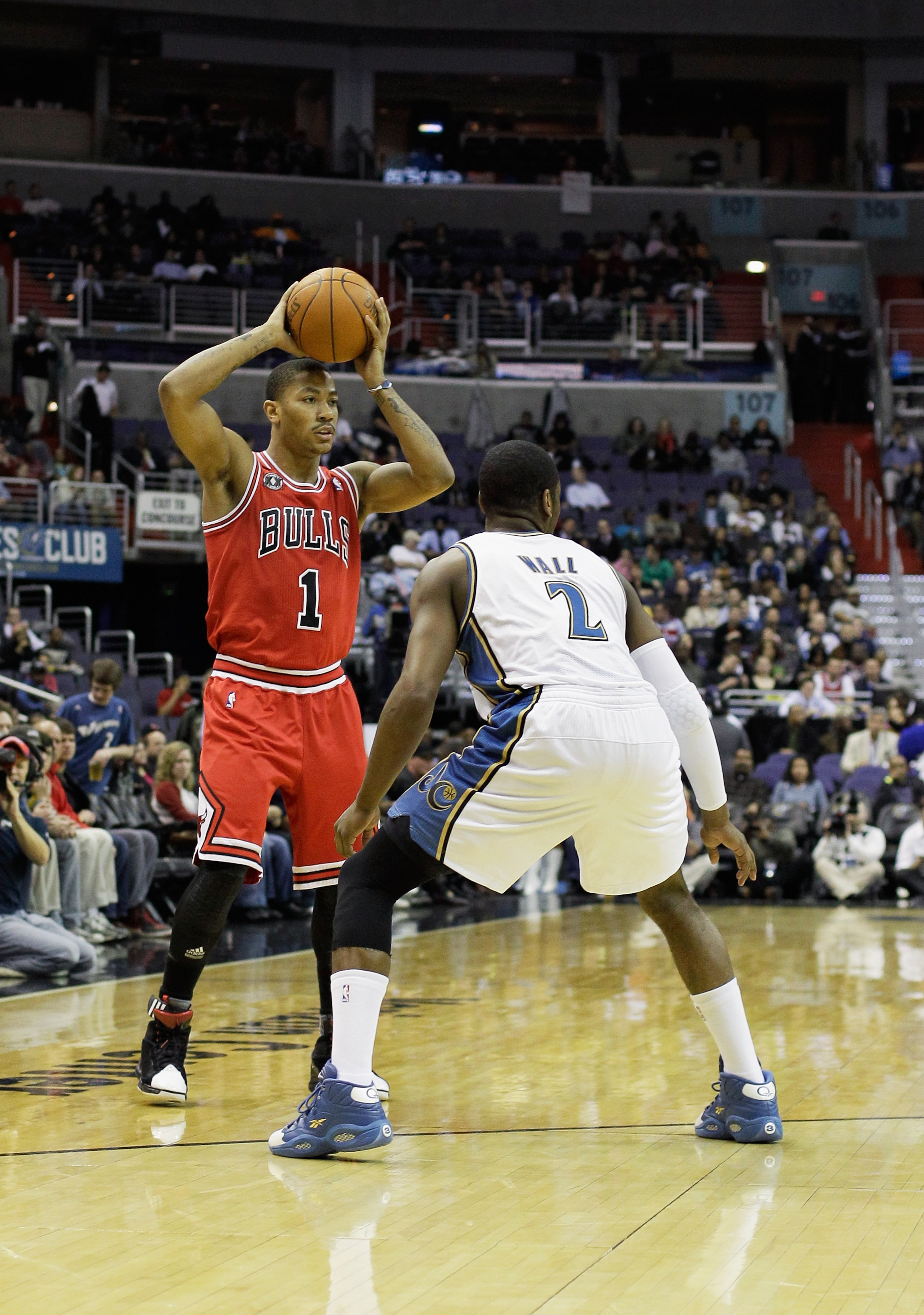 WASHINGTON, DC - FEBRUARY 28: Derrick Rose #1 of the Chicago Bulls and John Wall #2 of the Washington Wizards at the Verizon Center in Washington on February 28, 2011 in Washington, DC. NOTE TO USER: User expressly acknowledges and agrees that, by downloa WASHINGTON, DC - FEBRUARY 28: Derrick Rose #1 of the Chicago Bulls and John Wall #2 of the Washington Wizards at the Verizon Center in Washington on February 28, 2011 in Washington, DC. NOTE TO USER: User expressly acknowledges and agrees that, by downloa