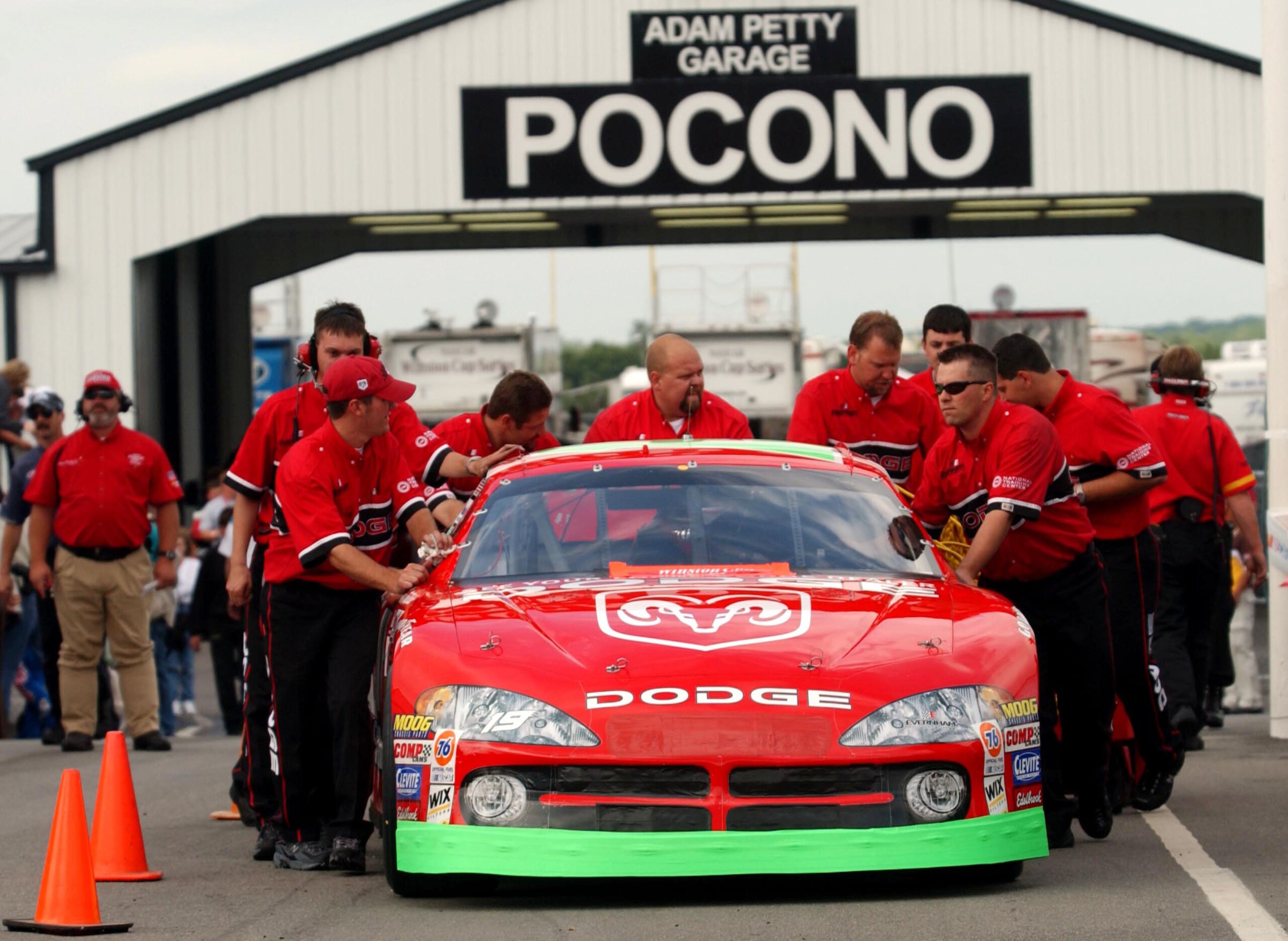 LONG POND, PA - JULY 26 :  Crew members for Jeremy Mayfield, driver of the #19 Evernham Motoersports Dodge Intrepid R/T, prepare to qualify for the NASCAR Winston Cup Series Pennsylvania 500 on July 26, 2002 at Pocono Raceway in Long Pond, Pennsylvania. (
