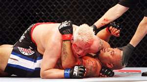 Chris Tuchscherer in side mount on Mark Hunt
