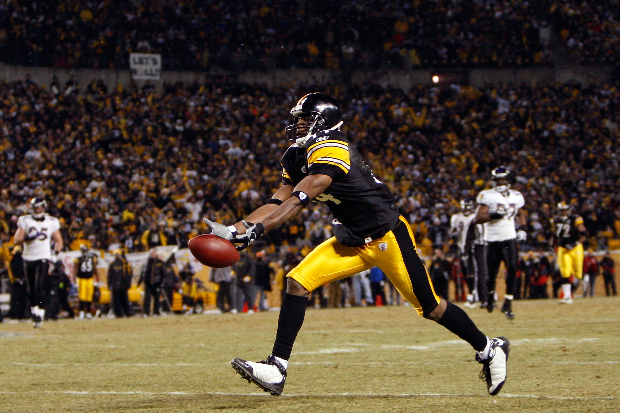PITTSBURGH - JANUARY 18: Limas Sweed #14 of the Pittsburgh Steelers can't make the catch on a deep pass against the Baltimore Ravens during the AFC Championship game on January 18, 2009 at Heinz Field in Pittsburgh, Pennsylvania. (Photo by Streeter Leck PITTSBURGH - JANUARY 18: Limas Sweed #14 of the Pittsburgh Steelers can't make the catch on a deep pass against the Baltimore Ravens during the AFC Championship game on January 18, 2009 at Heinz Field in Pittsburgh, Pennsylvania. (Photo by Streeter Leck