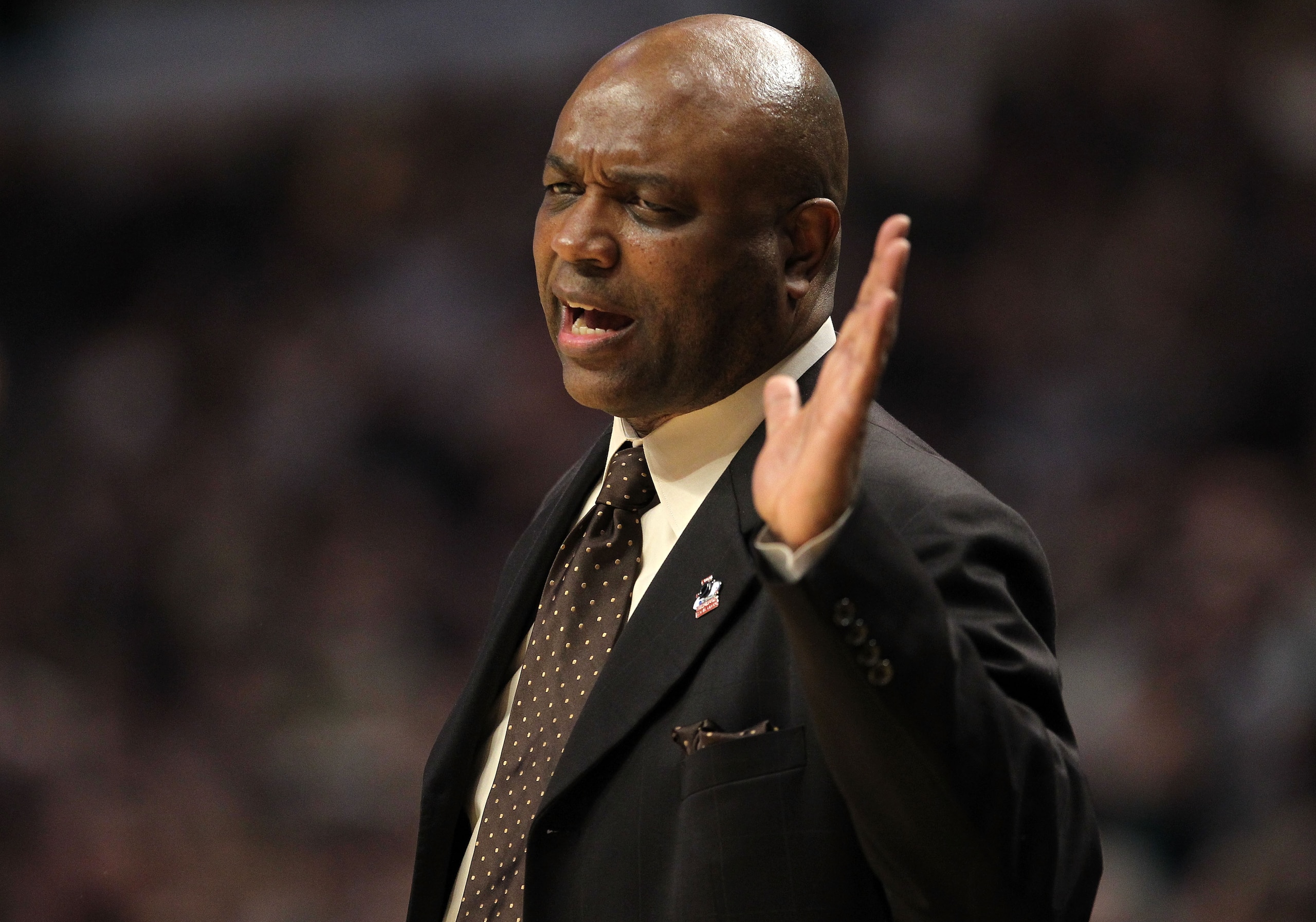 CHICAGO, IL - MARCH 20:  Head coach Leonard Hamilton of the Florida State Seminoles reacts in the first half of the game against the Notre Dame Fighting Irish during the third round of the 2011 NCAA men's basketball tournament at the United Center on Marc