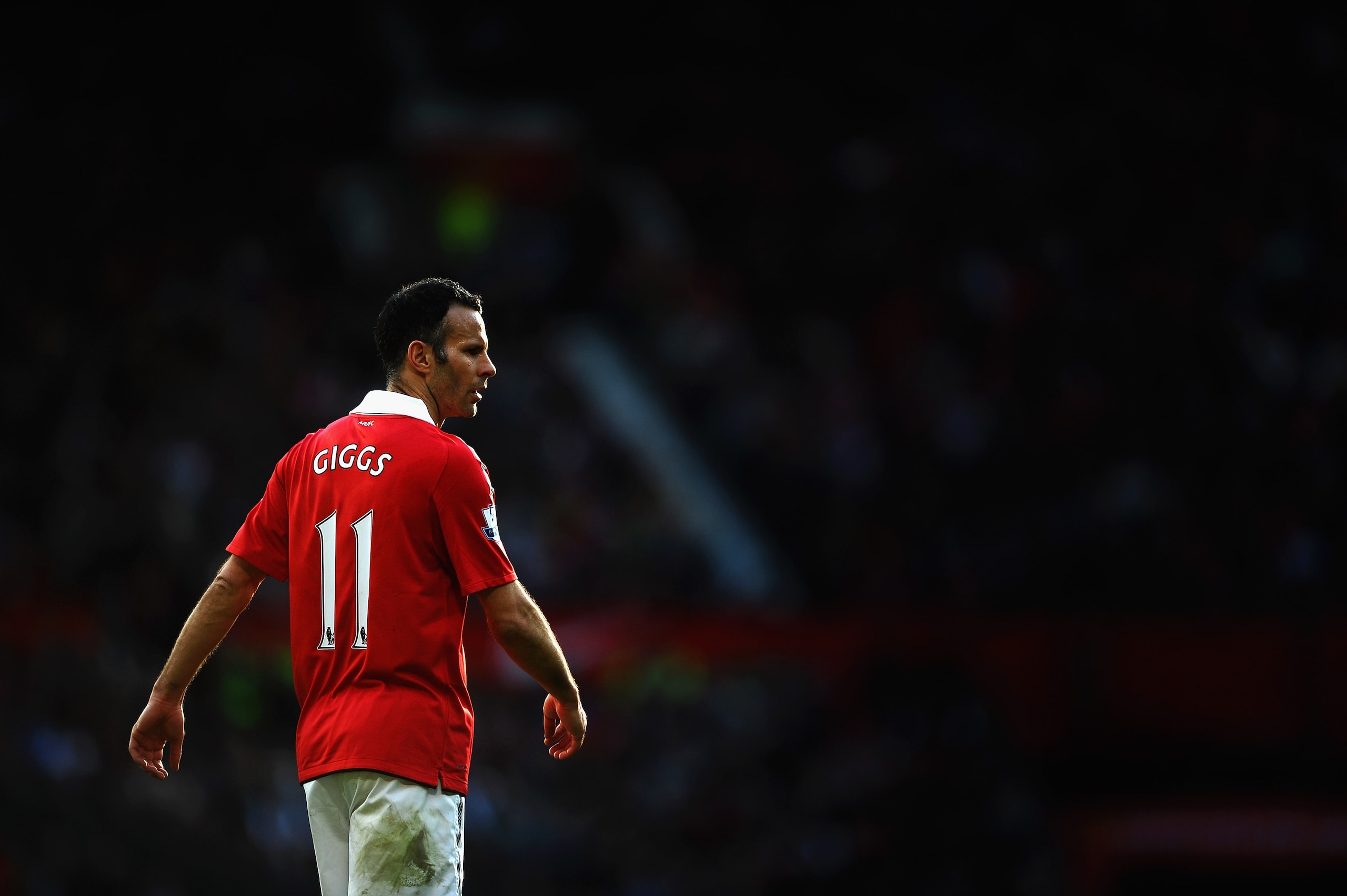 MANCHESTER, ENGLAND - MARCH 19: Ryan Giggs of Manchester United looks on during the Barclays Premier League match between Manchester United and Bolton Wanderers at Old Trafford on March 19, 2011 in Manchester, England. (Photo by Laurence Griffiths/Getty MANCHESTER, ENGLAND - MARCH 19: Ryan Giggs of Manchester United looks on during the Barclays Premier League match between Manchester United and Bolton Wanderers at Old Trafford on March 19, 2011 in Manchester, England. (Photo by Laurence Griffiths/Getty
