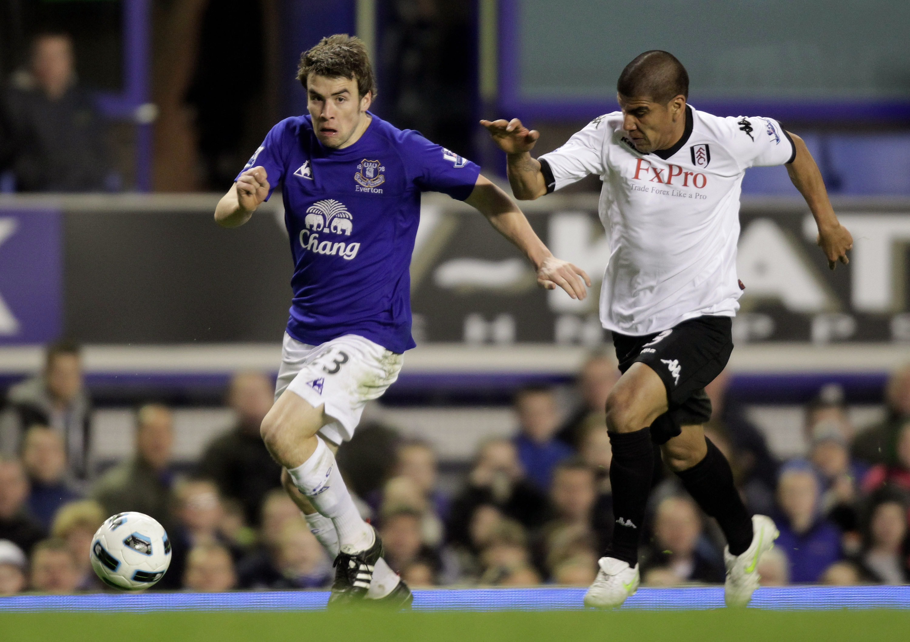 LIVERPOOL, ENGLAND - MARCH 19:  Seamus Coleman of Everton (L) competes with Carlos Salcido of Fulham during the Barclays Premier League match between Everton and Fulham at Goodison Park on March 19, 2011 in Liverpool, England. (Photo by Ross Kinnaird/Gett
