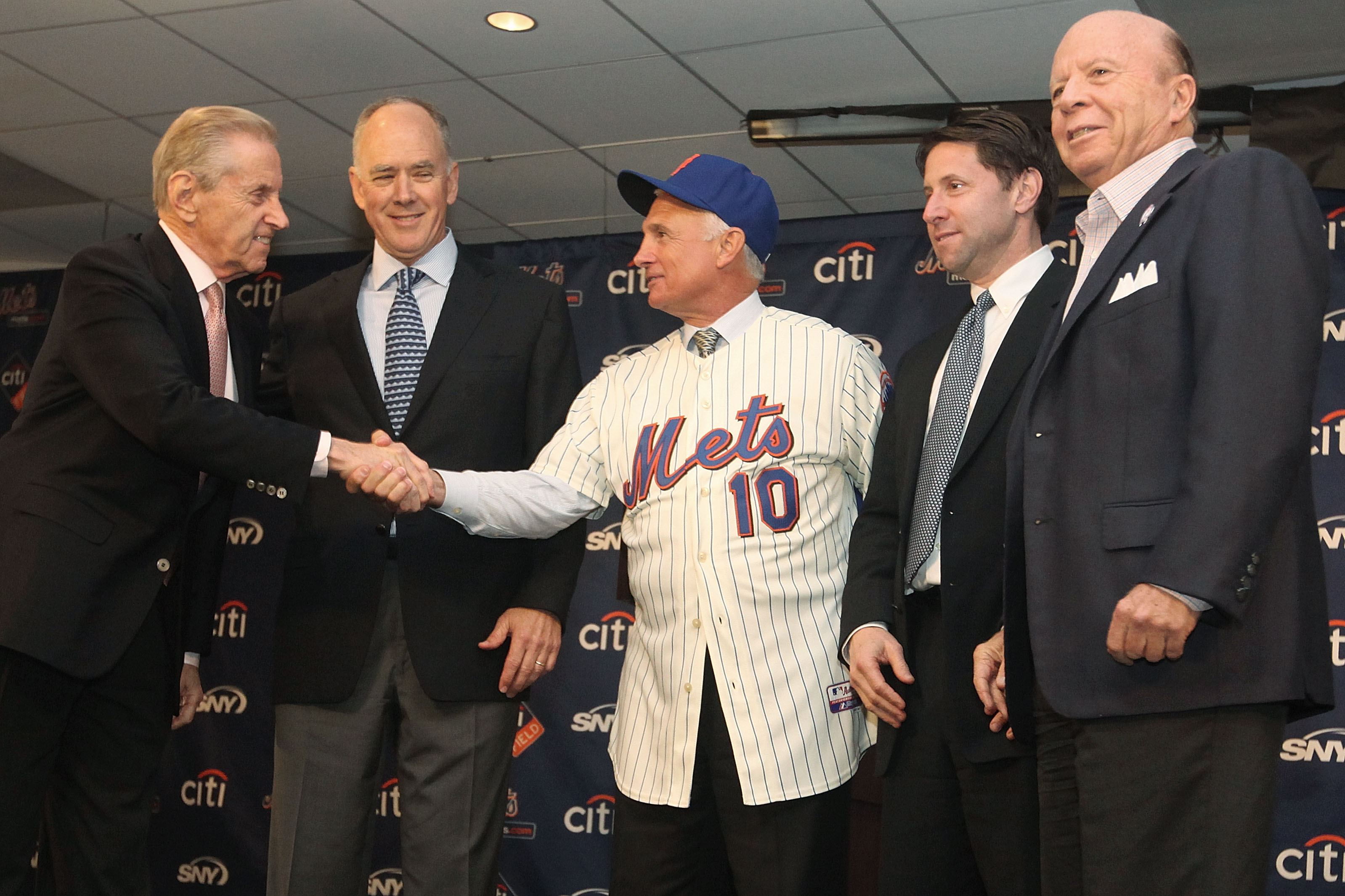 NEW YORK - NOVEMBER 23: Fred Wilpon, General Manager Sandy Alderson,  New York Mets new manager Terry Collins, Jeff Wilpon and Saul Katz pose for pictures during a press conference  at Citi Field on November 23, 2010 in the Flushing neighborhood, of the Q
