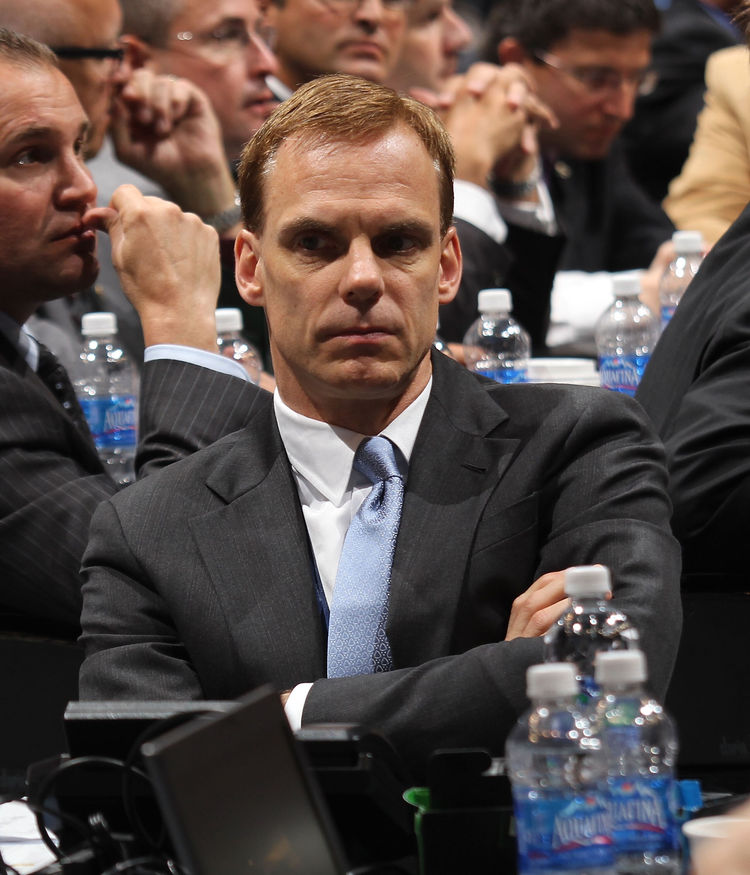 LOS ANGELES, CA - JUNE 25: Scott Howson of the Columbus Blue Jackets works on the draft floor during the 2010 NHL Entry Draft at Staples Center on June 25, 2010 in Los Angeles, California.  (Photo by Bruce Bennett/Getty Images)