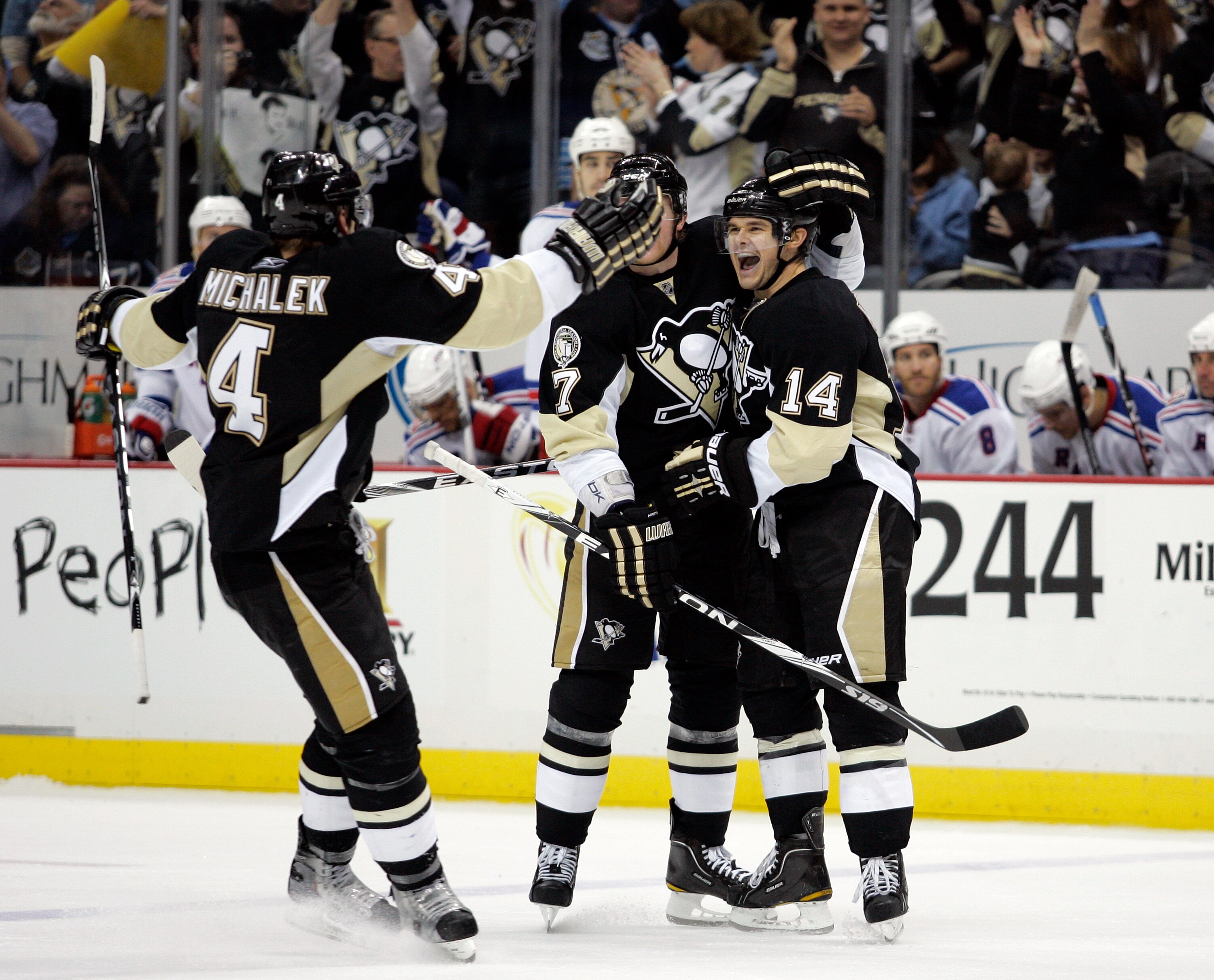 PITTSBURGH, PA - MARCH 20:  Chris Kunitz #14 of the Pittsburgh Penguins celebrates his short handed goal against the New York Rangers at Consol Energy Center on March 20, 2011 in Pittsburgh, Pennsylvania.  The Rangers defeated the Penguins 5-2.  (Photo by