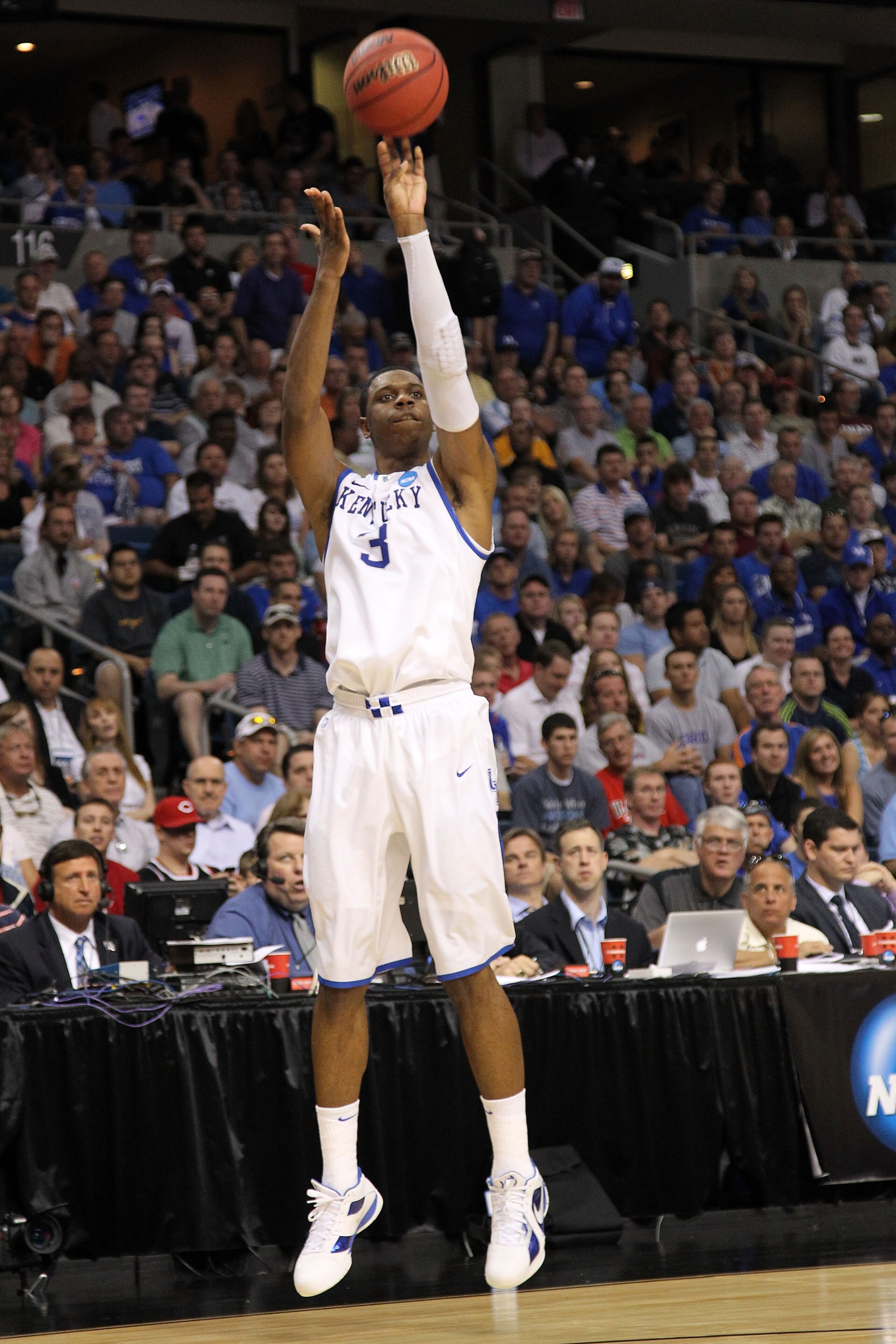 TAMPA, FL - MARCH 19: Terrence Jones #3 of the Kentucky Wildcats attempts a shot against West Virginia Mountaineers during the third round of the 2011 NCAA men's basketball tournament at St. Pete Times Forum on March 19, 2011 in Tampa, Florida. (Photo b TAMPA, FL - MARCH 19: Terrence Jones #3 of the Kentucky Wildcats attempts a shot against West Virginia Mountaineers during the third round of the 2011 NCAA men's basketball tournament at St. Pete Times Forum on March 19, 2011 in Tampa, Florida. (Photo b